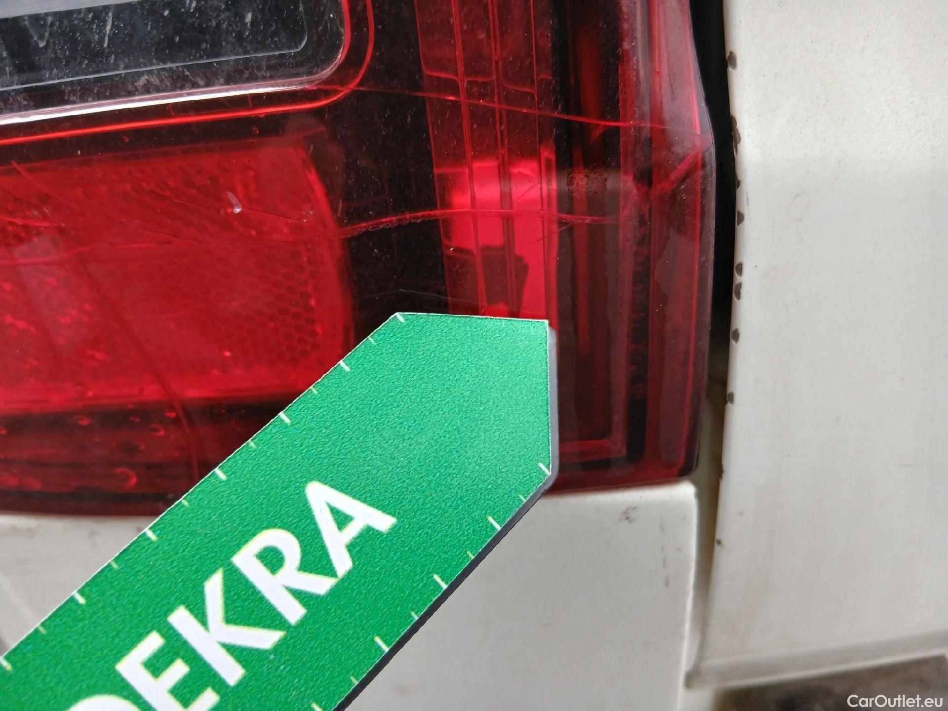  Mitsubishi  L200 MITSUBISHI  / 2019 / 4P / pickup doble cabina D/C 220 DI-D M-Pro #23