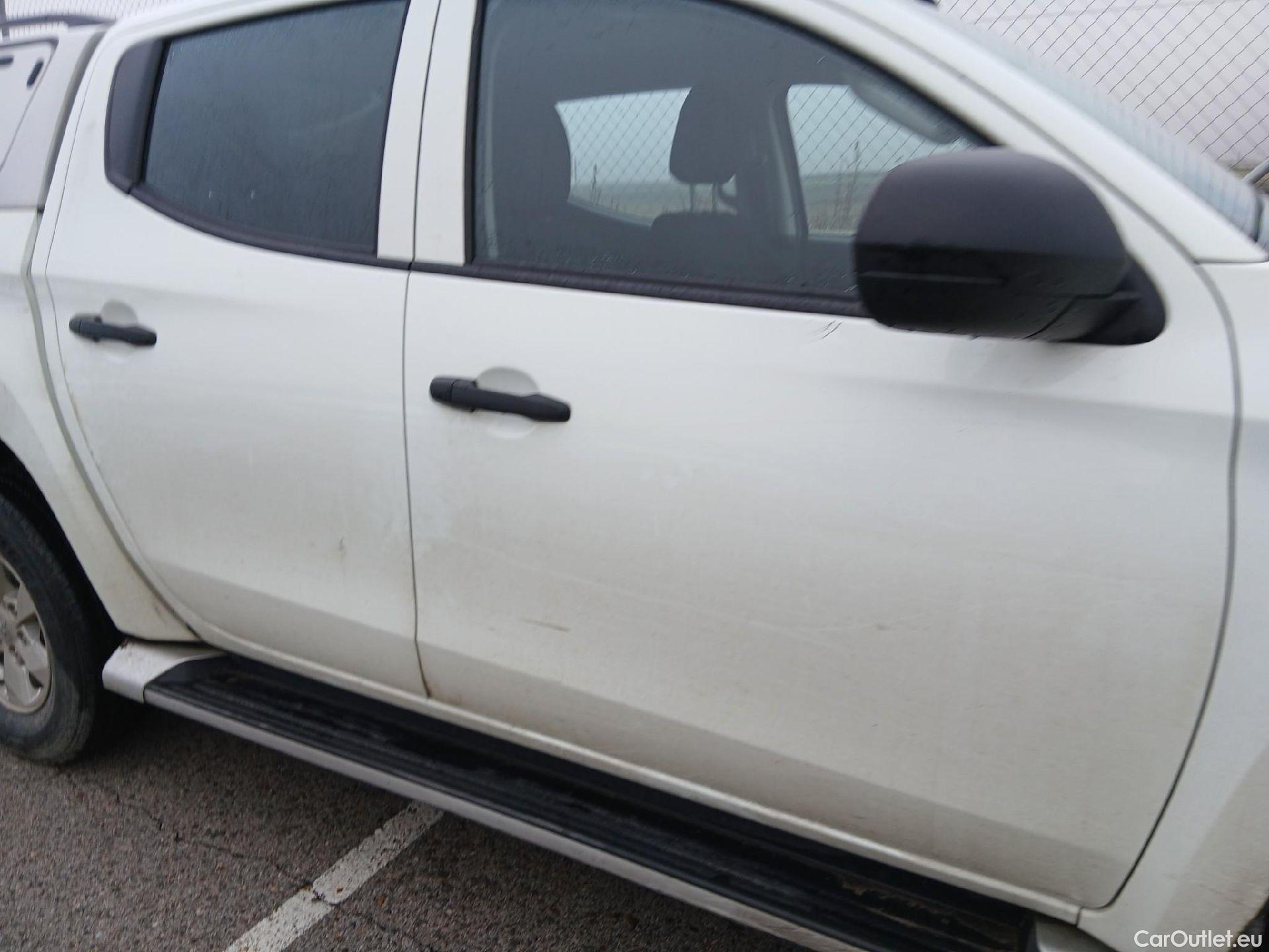  Mitsubishi  L200 MITSUBISHI  / 2019 / 4P / pickup doble cabina D/C 220 DI-D M-Pro #34