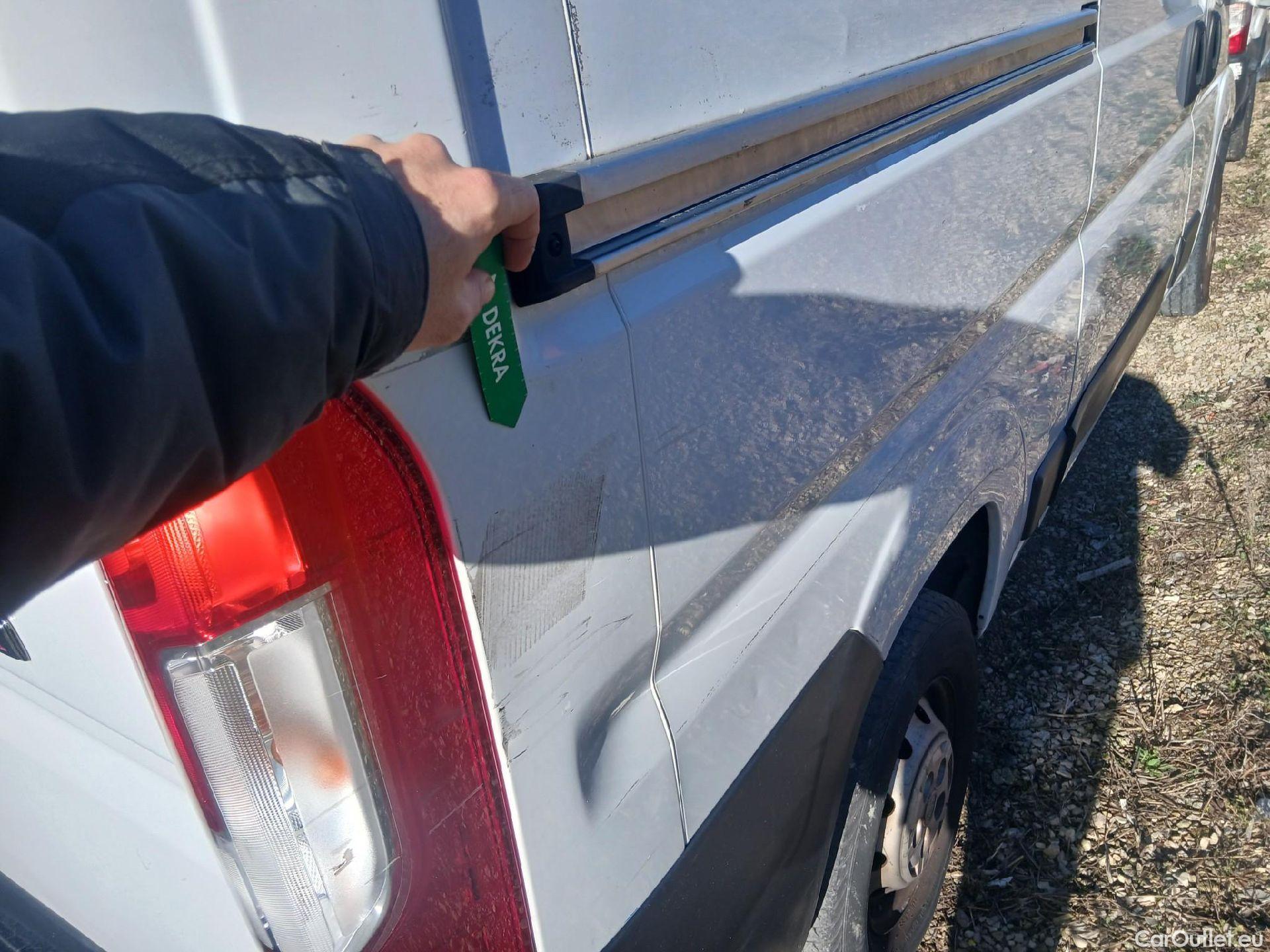  Fiat  Ducato FIAT  / 2014 / 4P / furgón 33 2.3 Multijet Furgón Medio Alto 96kW #27