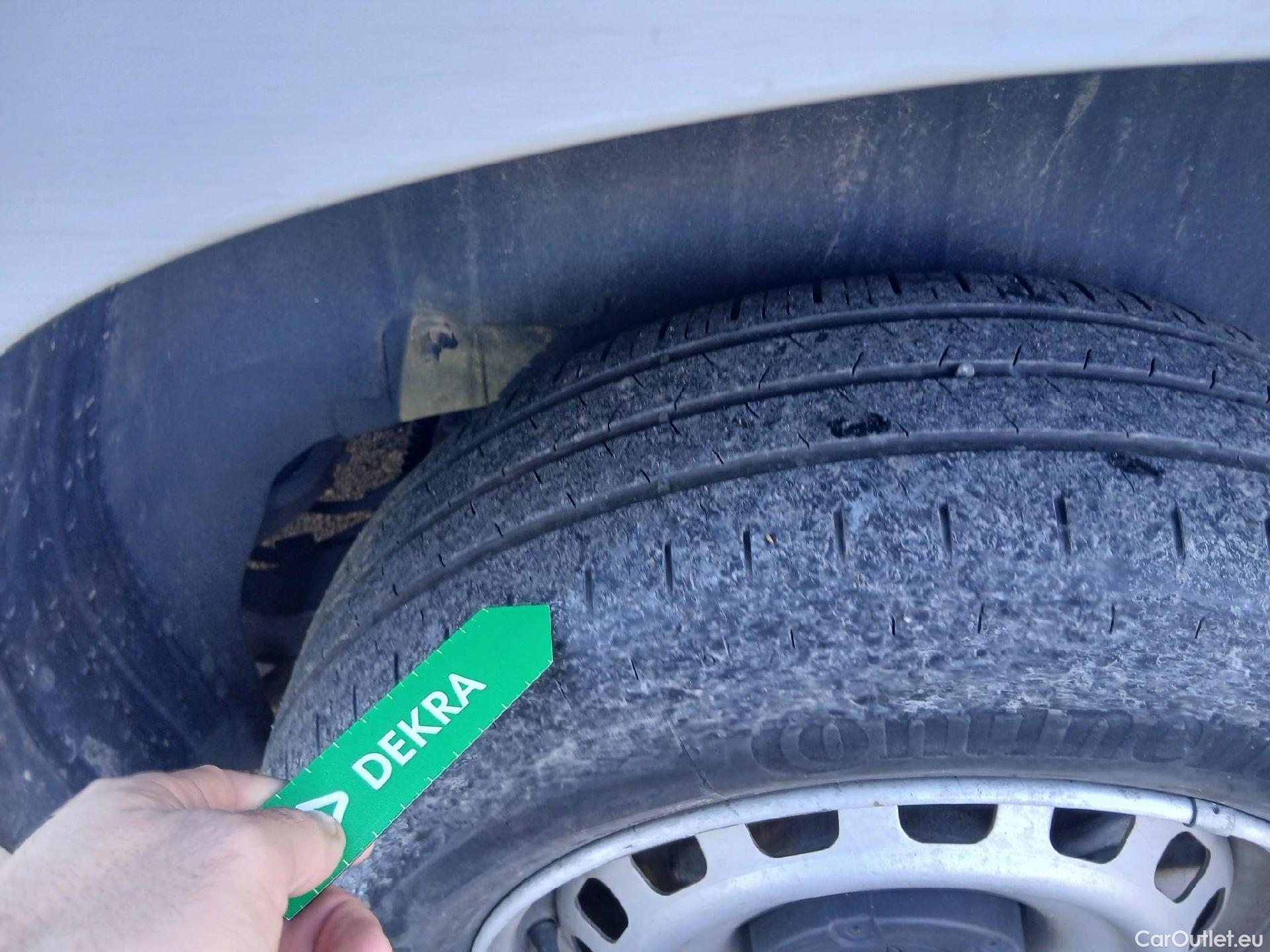  Citroen  Berlingo CITROEN  / 2018 / 3P / furgón derivado de turismo Talla M BlueHDi 100 CONTROL #18