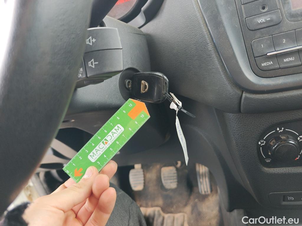  Dacia  Dokker DACIA  / 2013 / 4P / furgón derivado de turismo Essential 1.6 75kW (100CV) GLP #2