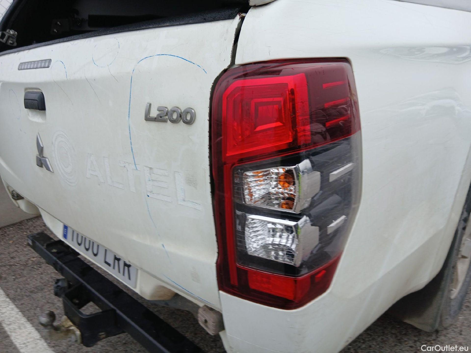  Mitsubishi  L200 MITSUBISHI  / 2019 / 4P / pickup doble cabina D/C 220 DI-D M-Pro #27