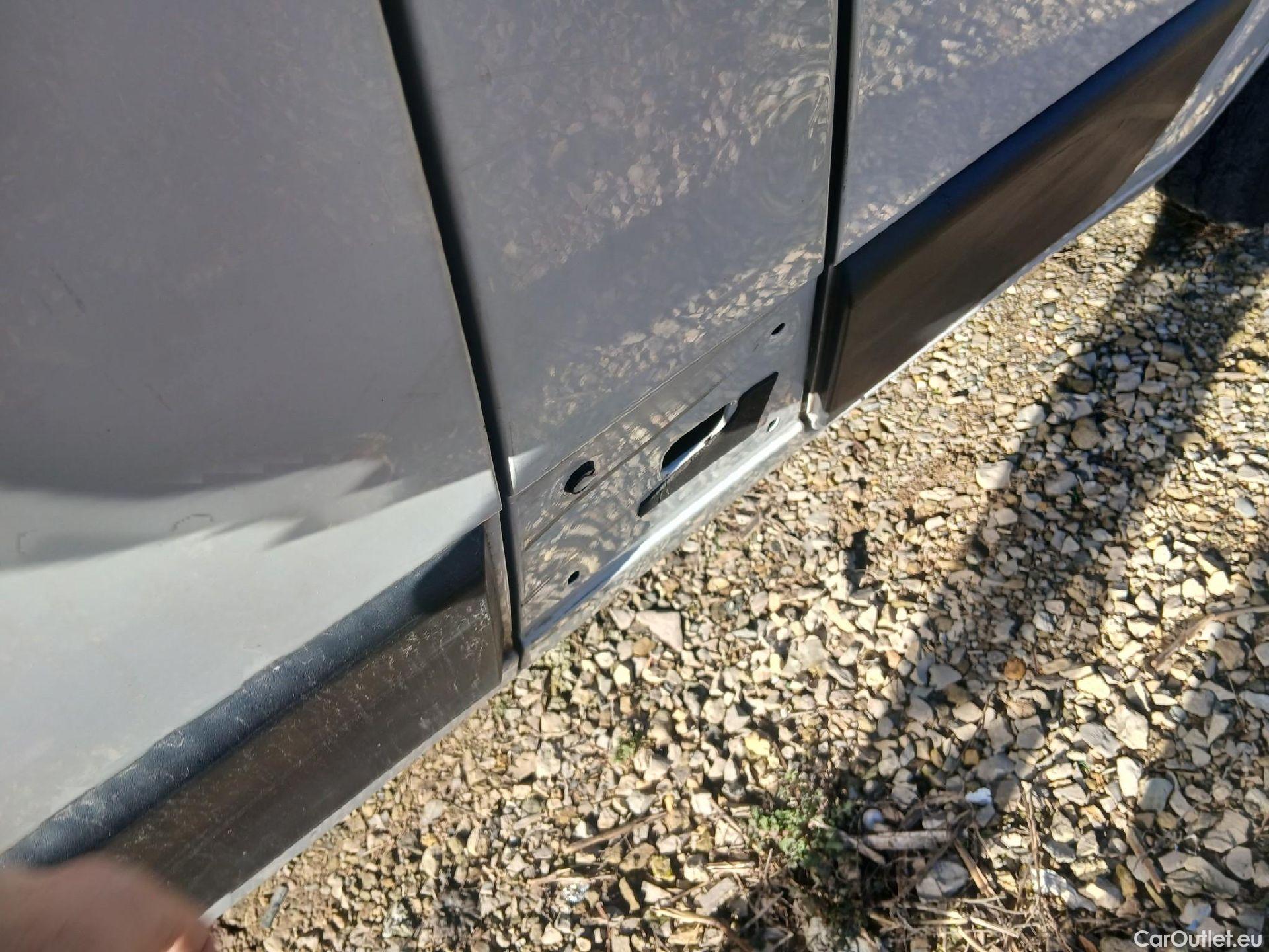  Fiat  Ducato FIAT  / 2014 / 4P / furgón 33 2.3 Multijet Furgón Medio Alto 96kW #34