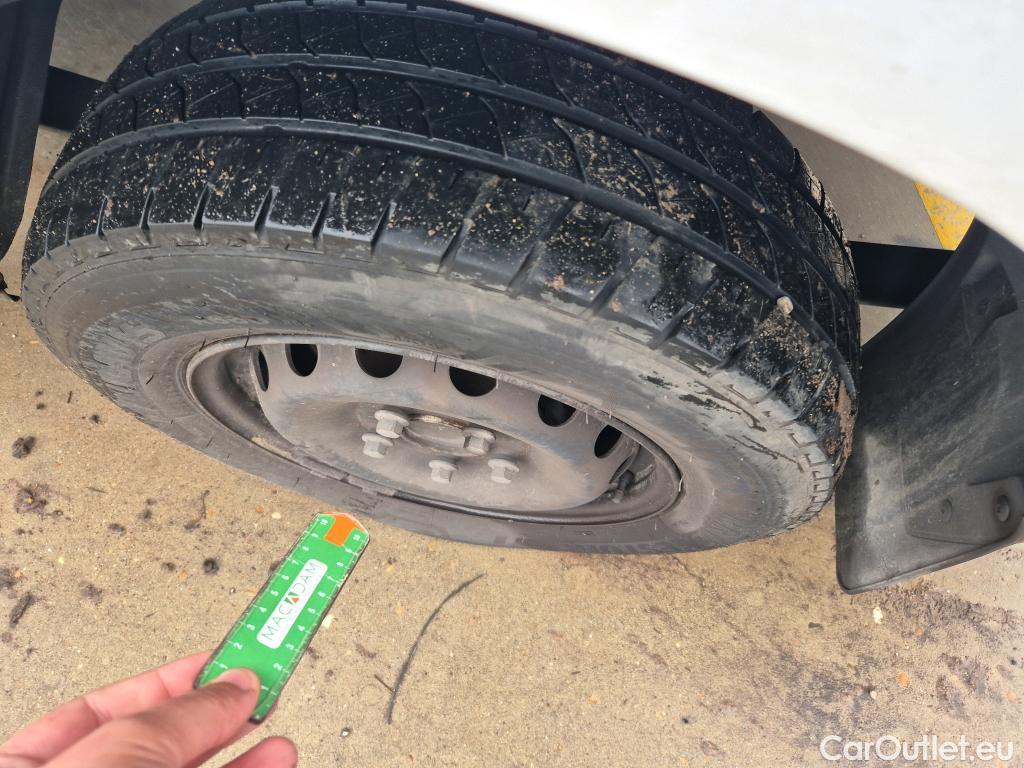  Nissan  NV400 NISSAN  / 2011 / 4P / furgón L2H2 3,5T 2.3dCi 99kW FWD Comfort #46