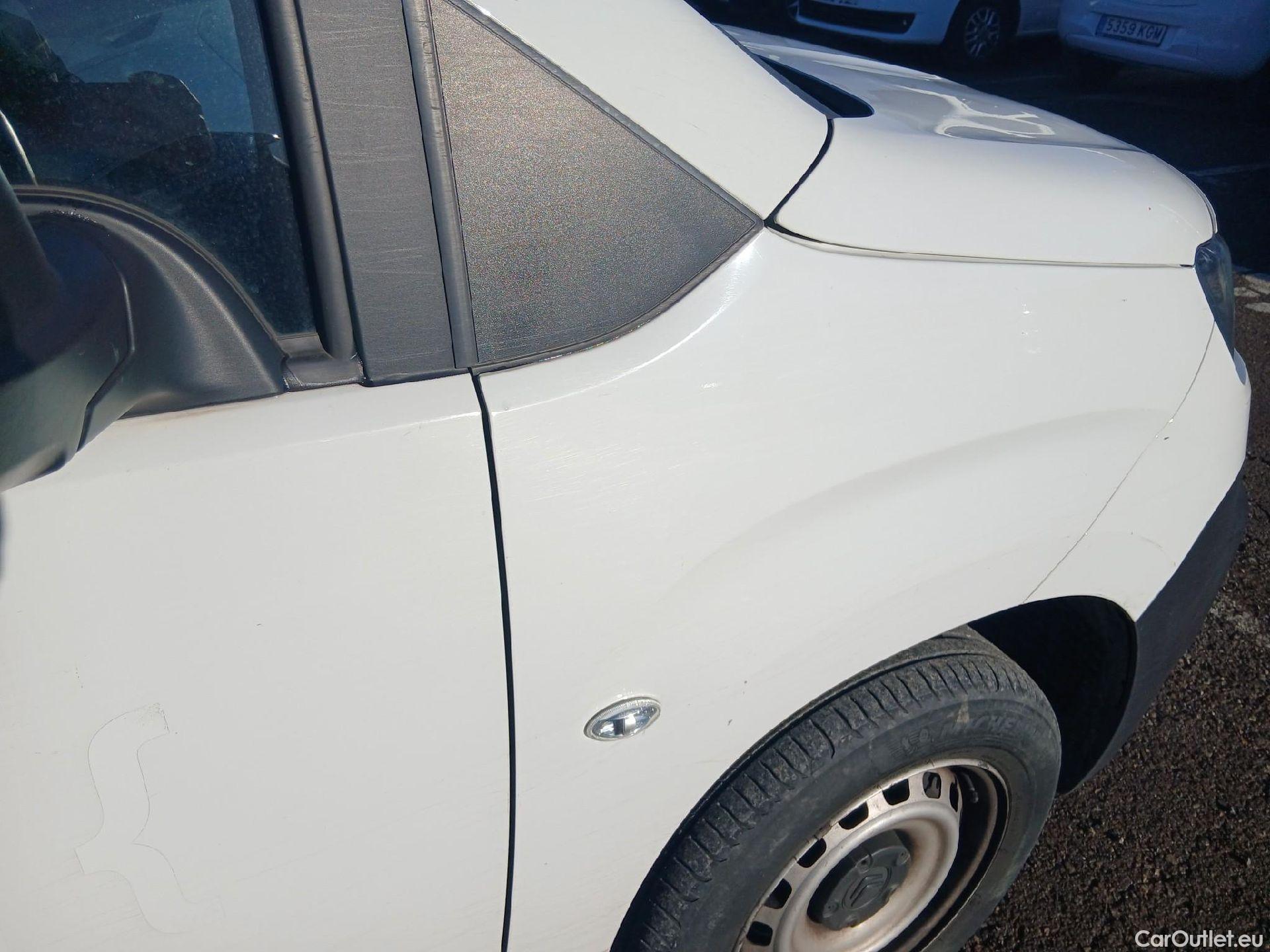  Citroen  Berlingo CITROEN  / 2018 / 3P / furgón derivado de turismo Talla M BlueHDi 100 CONTROL #39