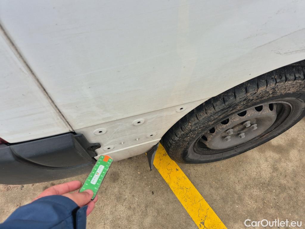  Nissan  NV400 NISSAN  / 2011 / 4P / furgón L2H2 3,5T 2.3dCi 99kW FWD Comfort #33