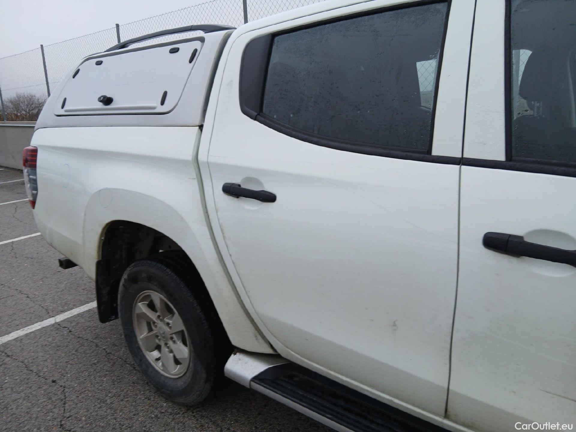  Mitsubishi  L200 MITSUBISHI  / 2019 / 4P / pickup doble cabina D/C 220 DI-D M-Pro #33