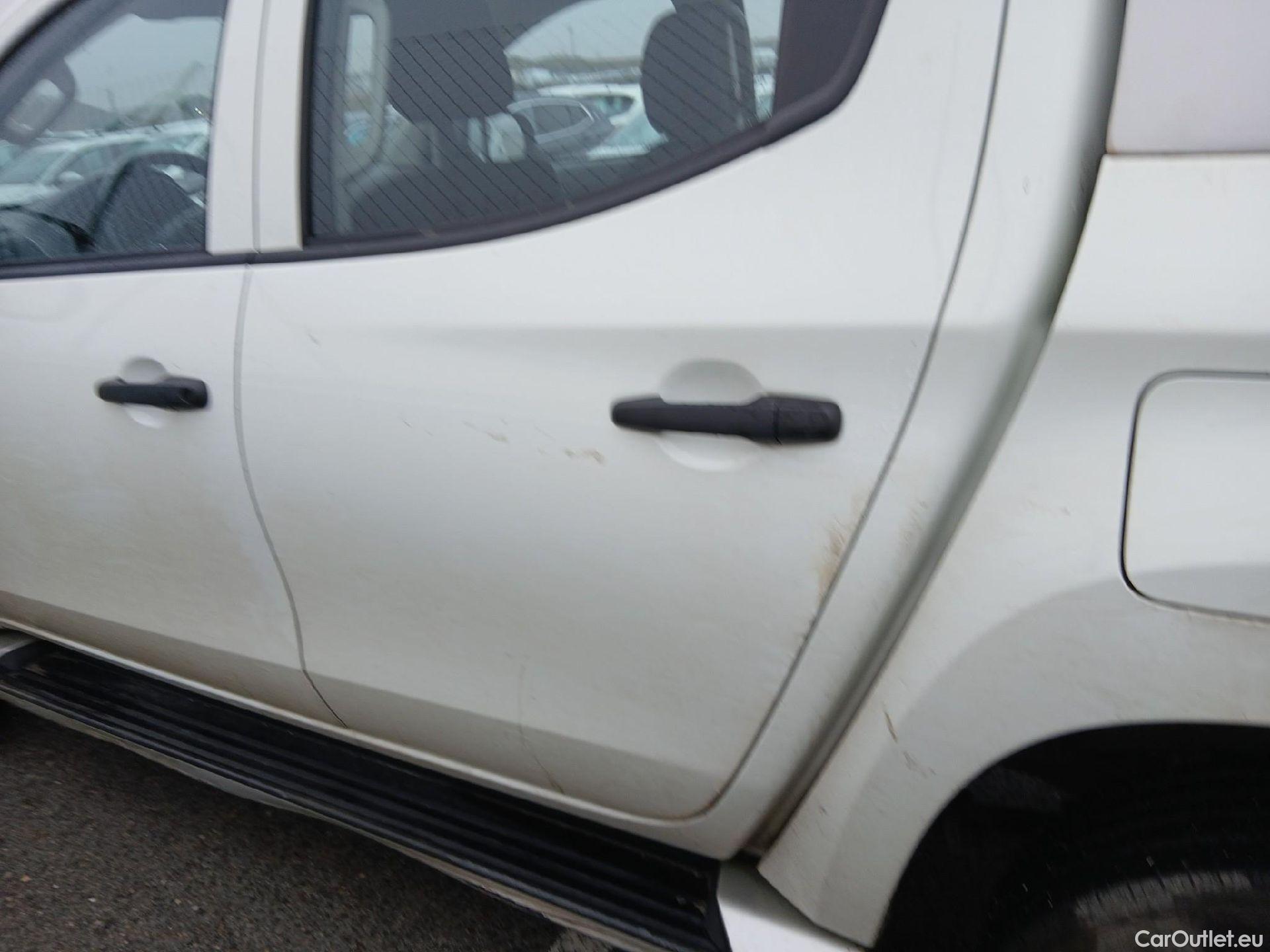  Mitsubishi  L200 MITSUBISHI  / 2019 / 4P / pickup doble cabina D/C 220 DI-D M-Pro #17