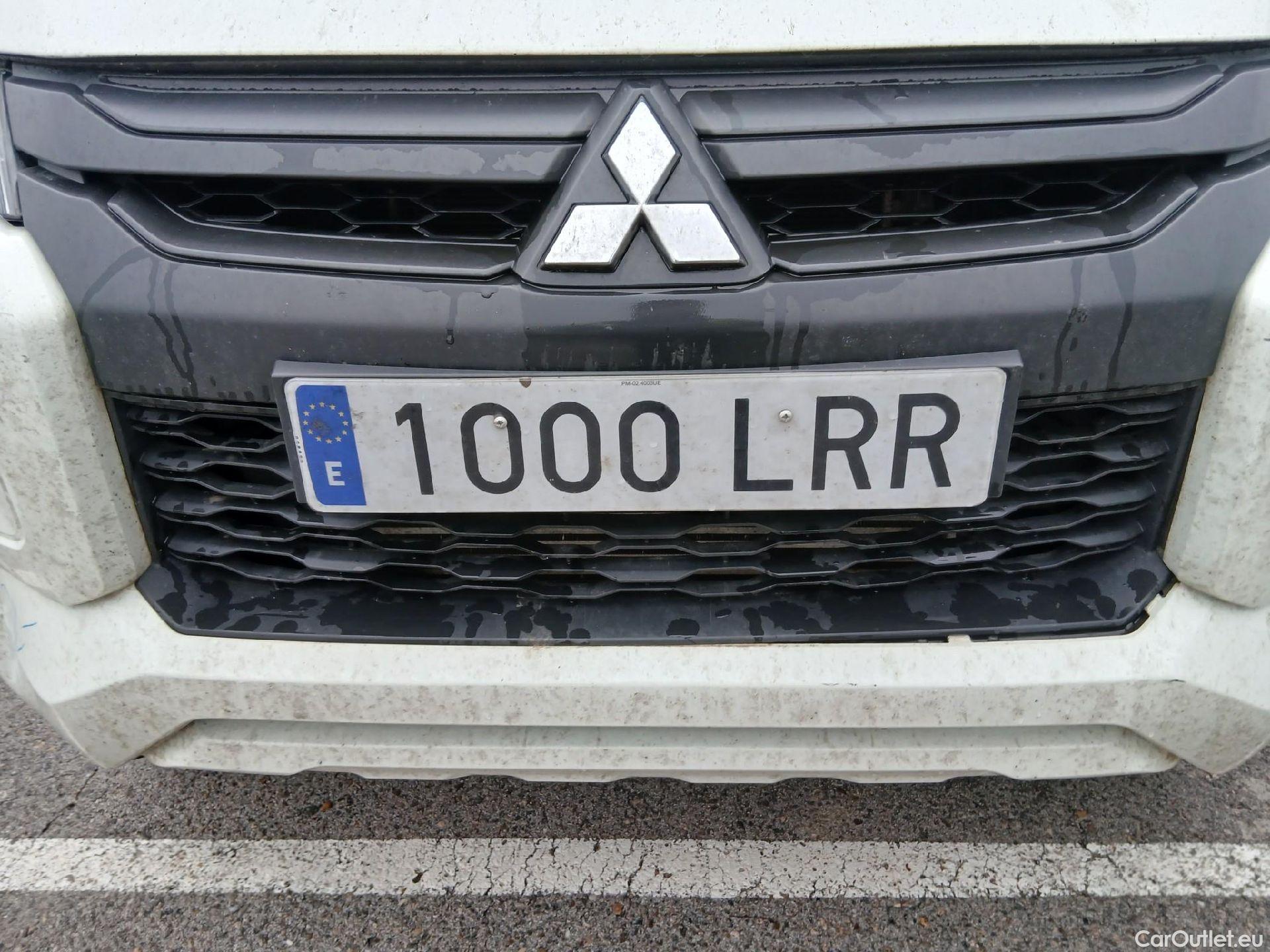  Mitsubishi  L200 MITSUBISHI  / 2019 / 4P / pickup doble cabina D/C 220 DI-D M-Pro #8