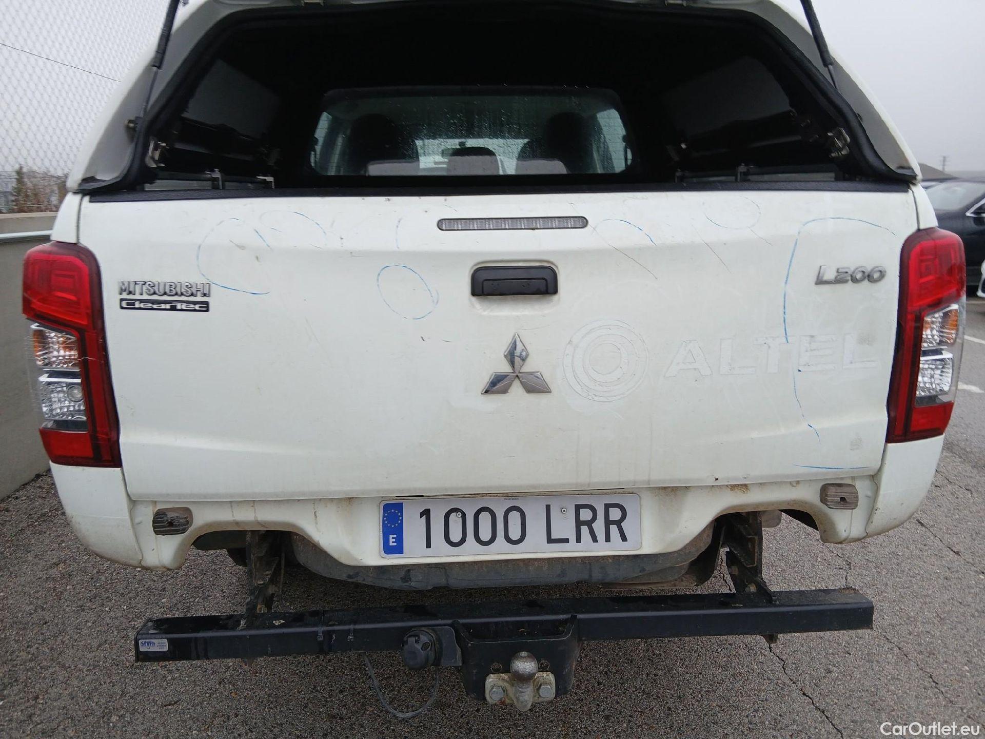  Mitsubishi  L200 MITSUBISHI  / 2019 / 4P / pickup doble cabina D/C 220 DI-D M-Pro #26