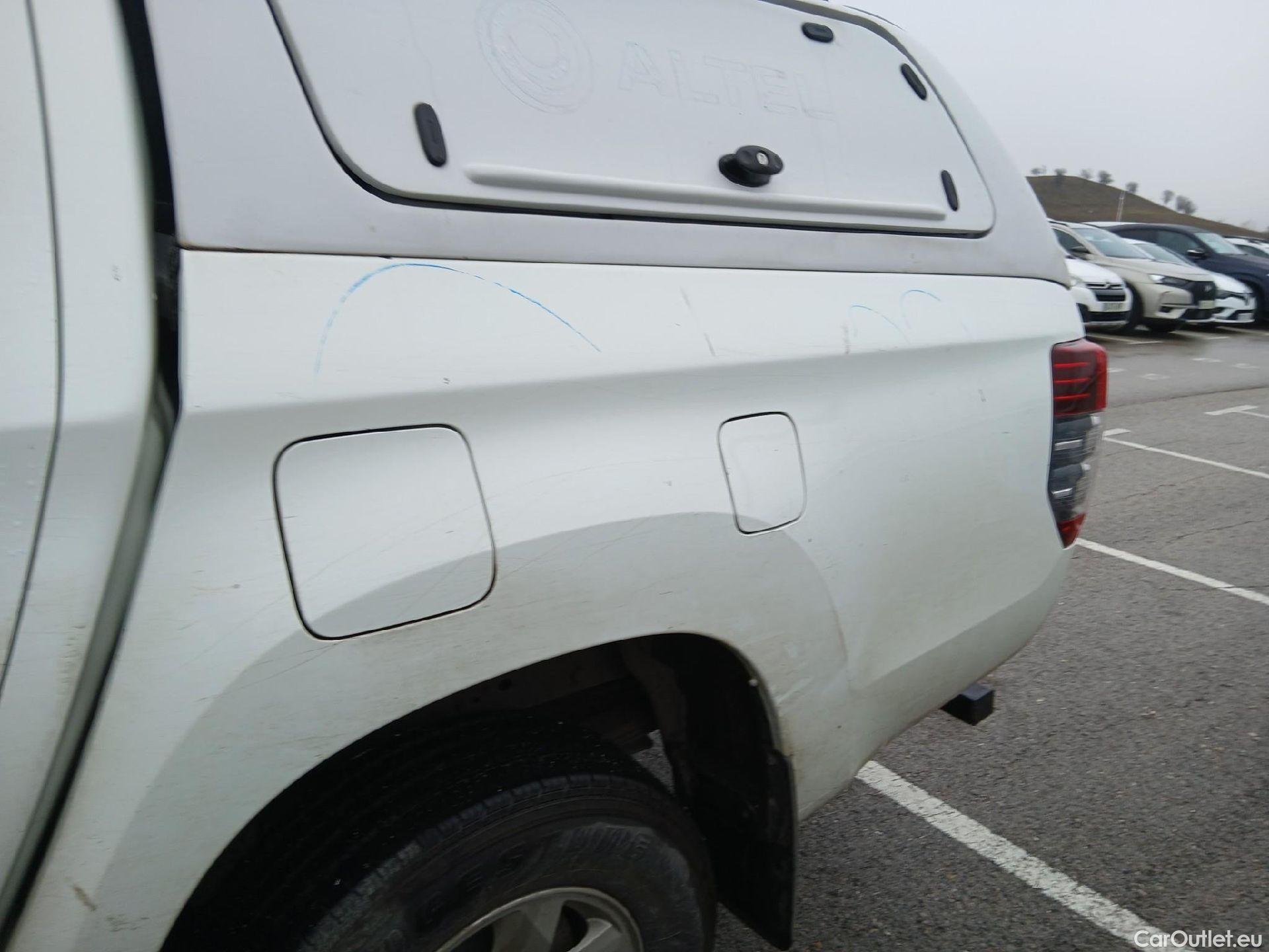  Mitsubishi  L200 MITSUBISHI  / 2019 / 4P / pickup doble cabina D/C 220 DI-D M-Pro #21