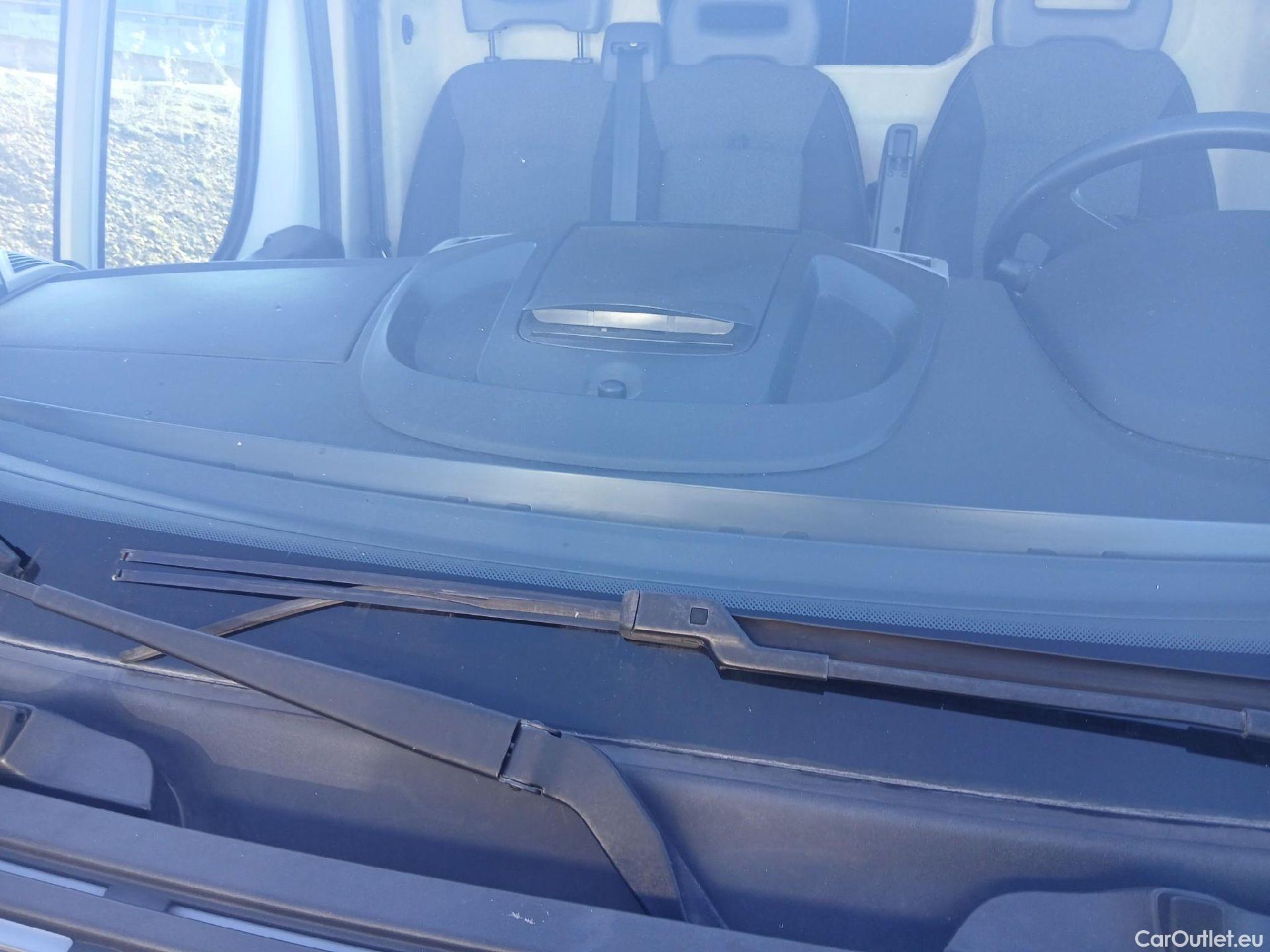  Fiat  Ducato FIAT  / 2014 / 4P / furgón 33 2.3 Multijet Furgón Medio Alto 96kW #43