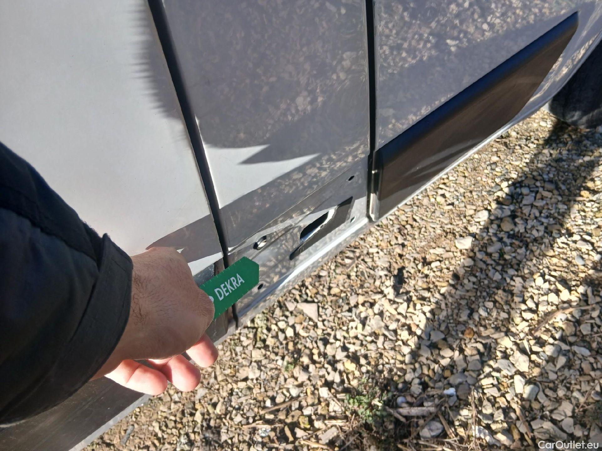  Fiat  Ducato FIAT  / 2014 / 4P / furgón 33 2.3 Multijet Furgón Medio Alto 96kW #33