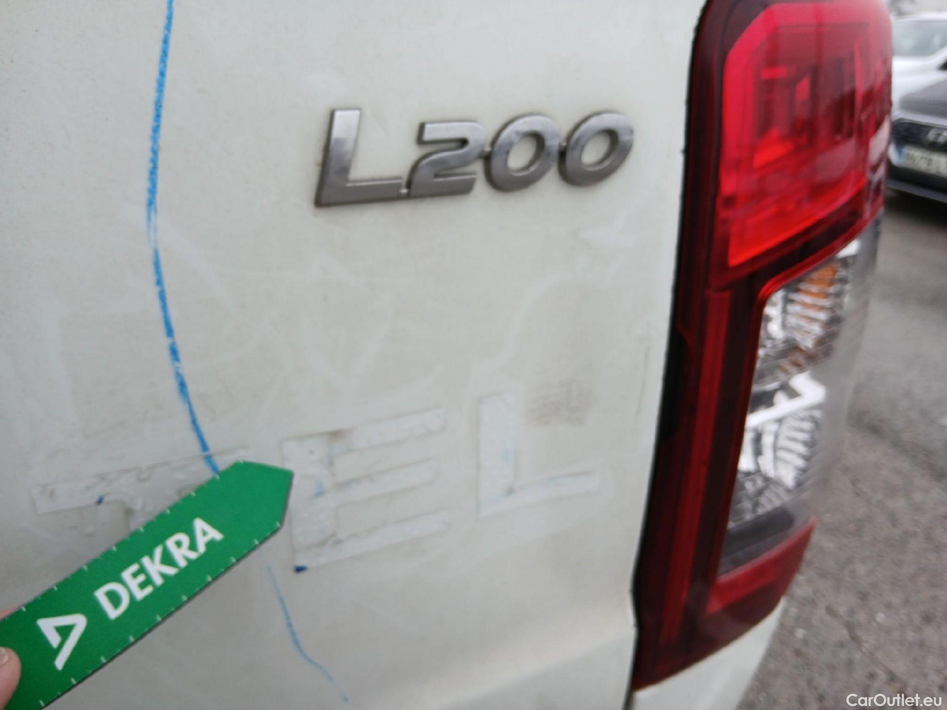  Mitsubishi  L200 MITSUBISHI  / 2019 / 4P / pickup doble cabina D/C 220 DI-D M-Pro #25