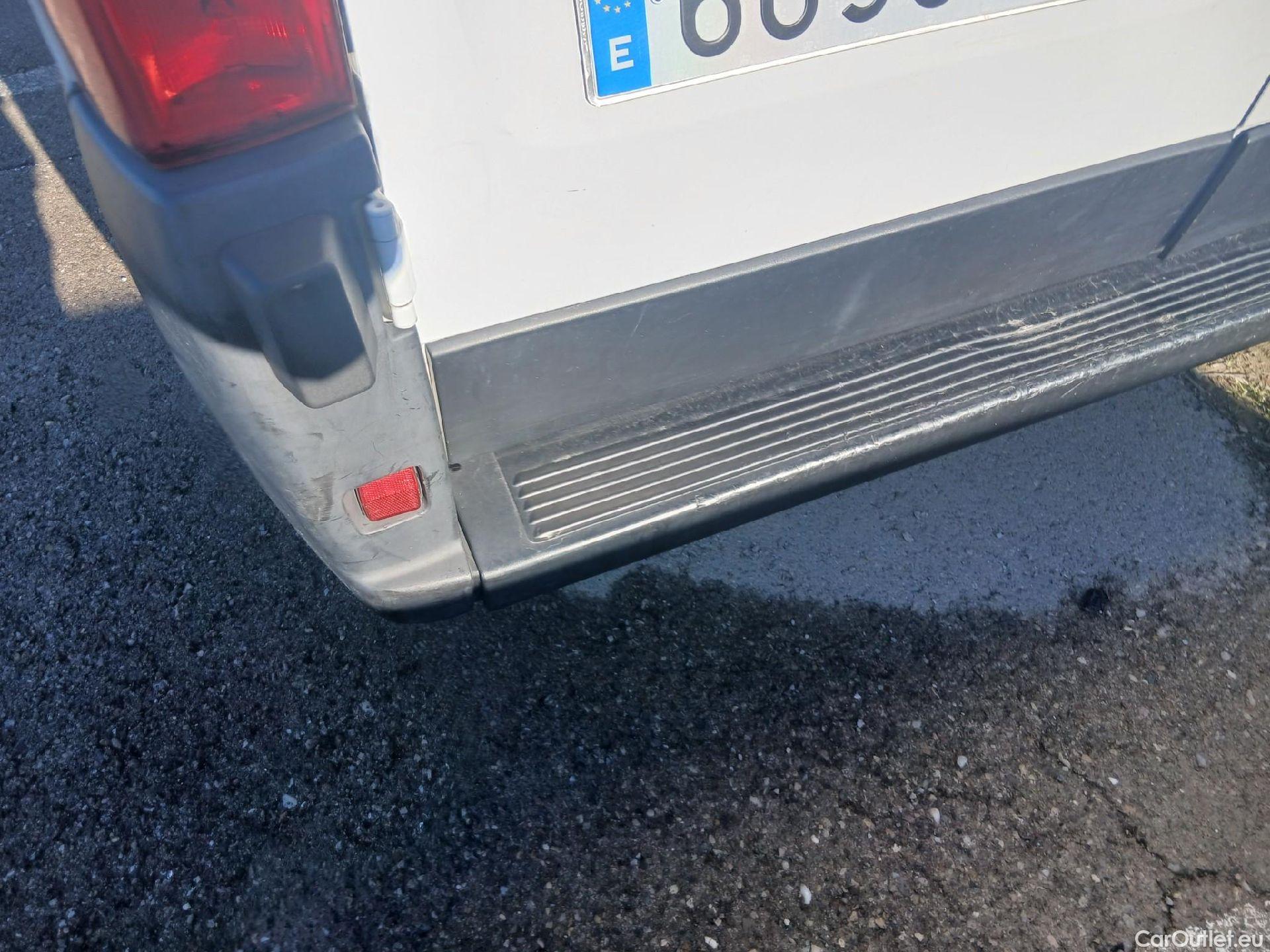  Fiat  Ducato FIAT  / 2014 / 4P / furgón 33 2.3 Multijet Furgón Medio Alto 96kW #22