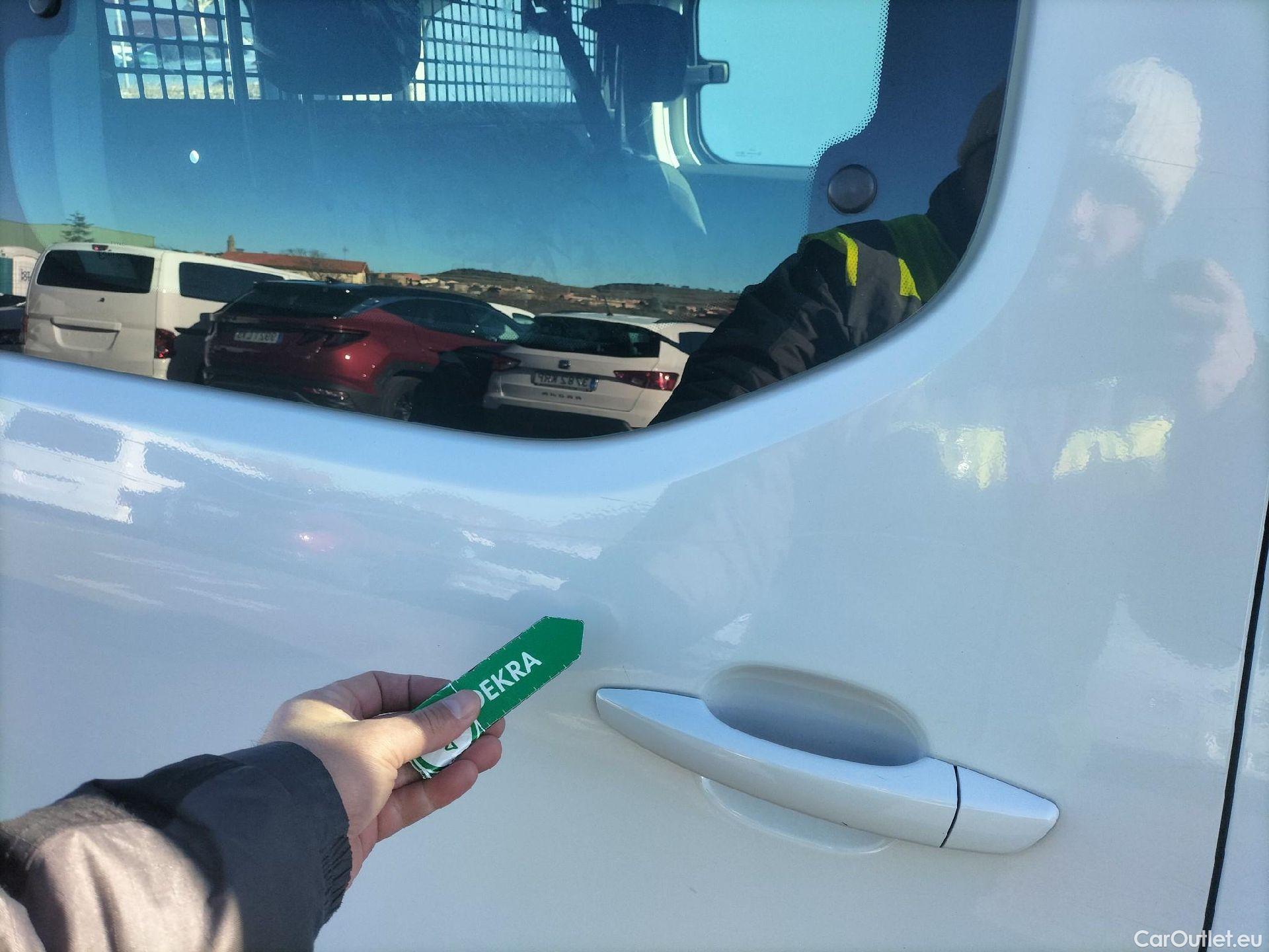  Land Rover  Discovery FIAT Doblò / 2022 / 5P / combi Combi (N1) BlueHDi 1.5 L 100CV (AC) #37