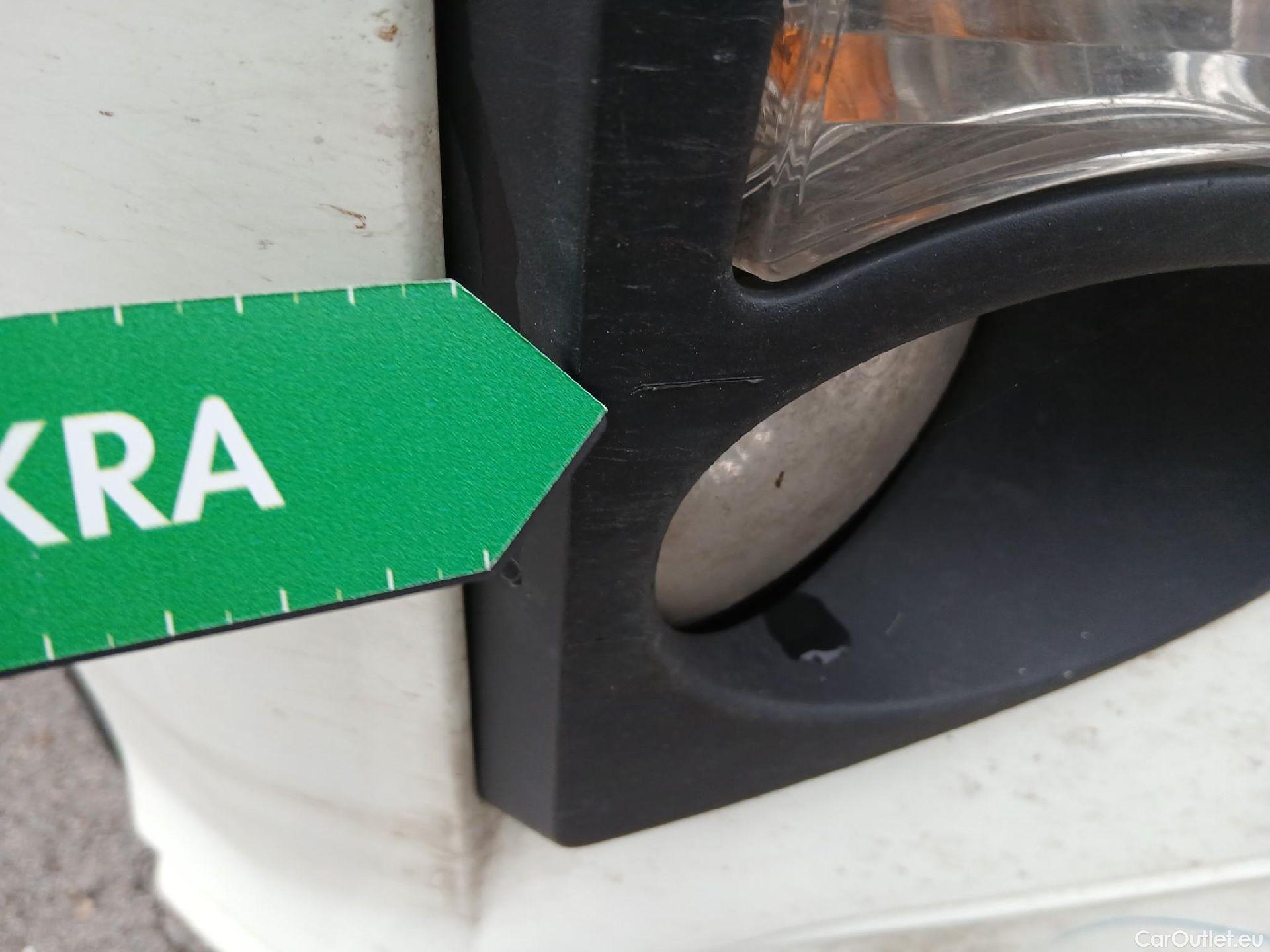  Mitsubishi  L200 MITSUBISHI  / 2019 / 4P / pickup doble cabina D/C 220 DI-D M-Pro #5