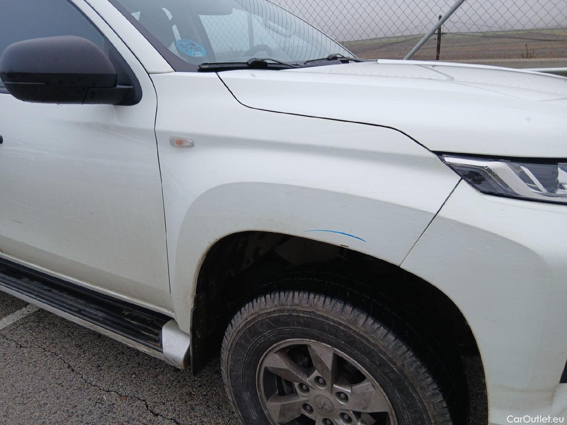  Mitsubishi  L200 MITSUBISHI  / 2019 / 4P / pickup doble cabina D/C 220 DI-D M-Pro #40