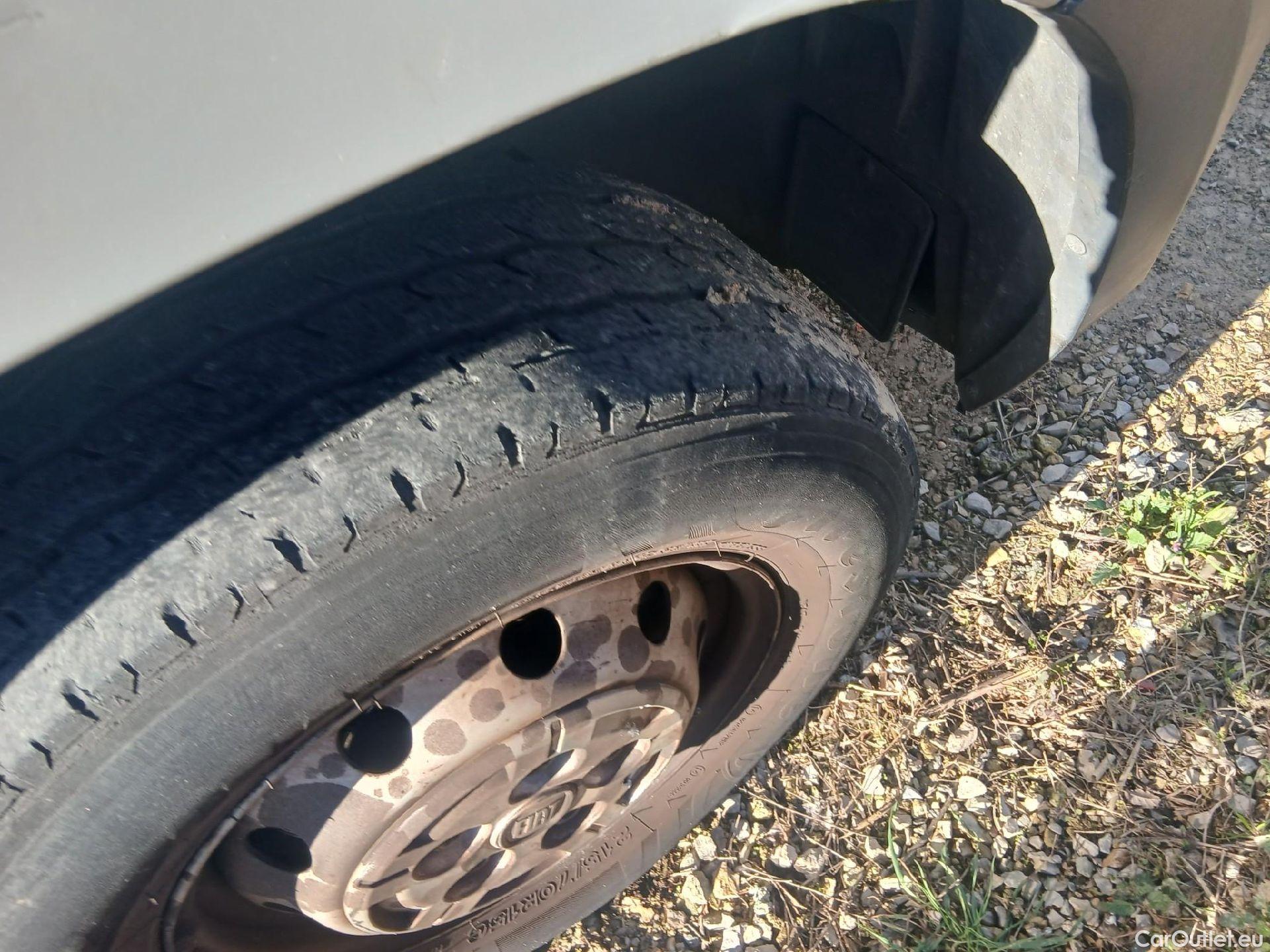  Fiat  Ducato FIAT  / 2014 / 4P / furgón 33 2.3 Multijet Furgón Medio Alto 96kW #42