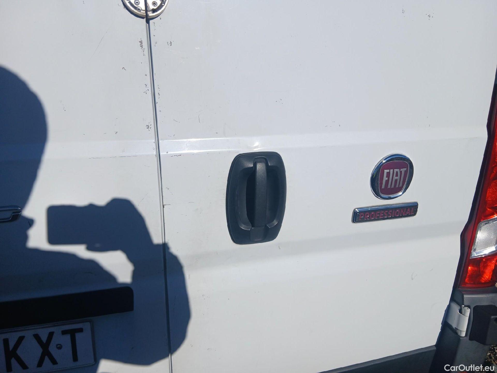  Fiat  Ducato FIAT  / 2014 / 4P / furgón 33 2.3 Multijet Furgón Medio Alto 96kW #25