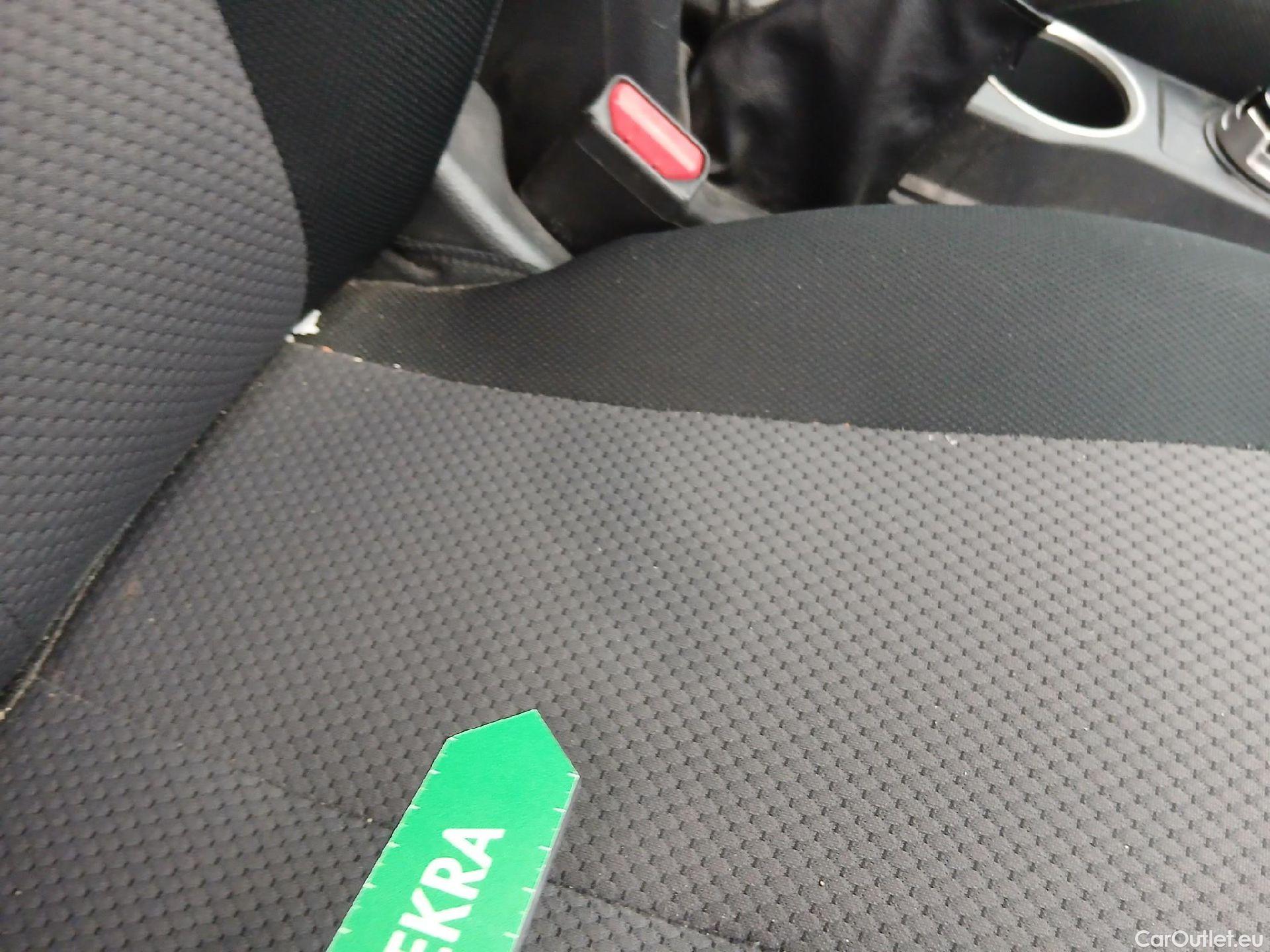  Mitsubishi  L200 MITSUBISHI  / 2019 / 4P / pickup doble cabina D/C 220 DI-D M-Pro #38