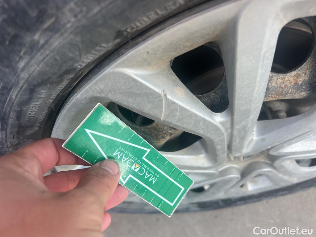  Citroen  Berlingo CITROEN  / 2018 / 4P / monovolumen compacto Talla M BlueHDi 100 S&S LIVE PACK #25