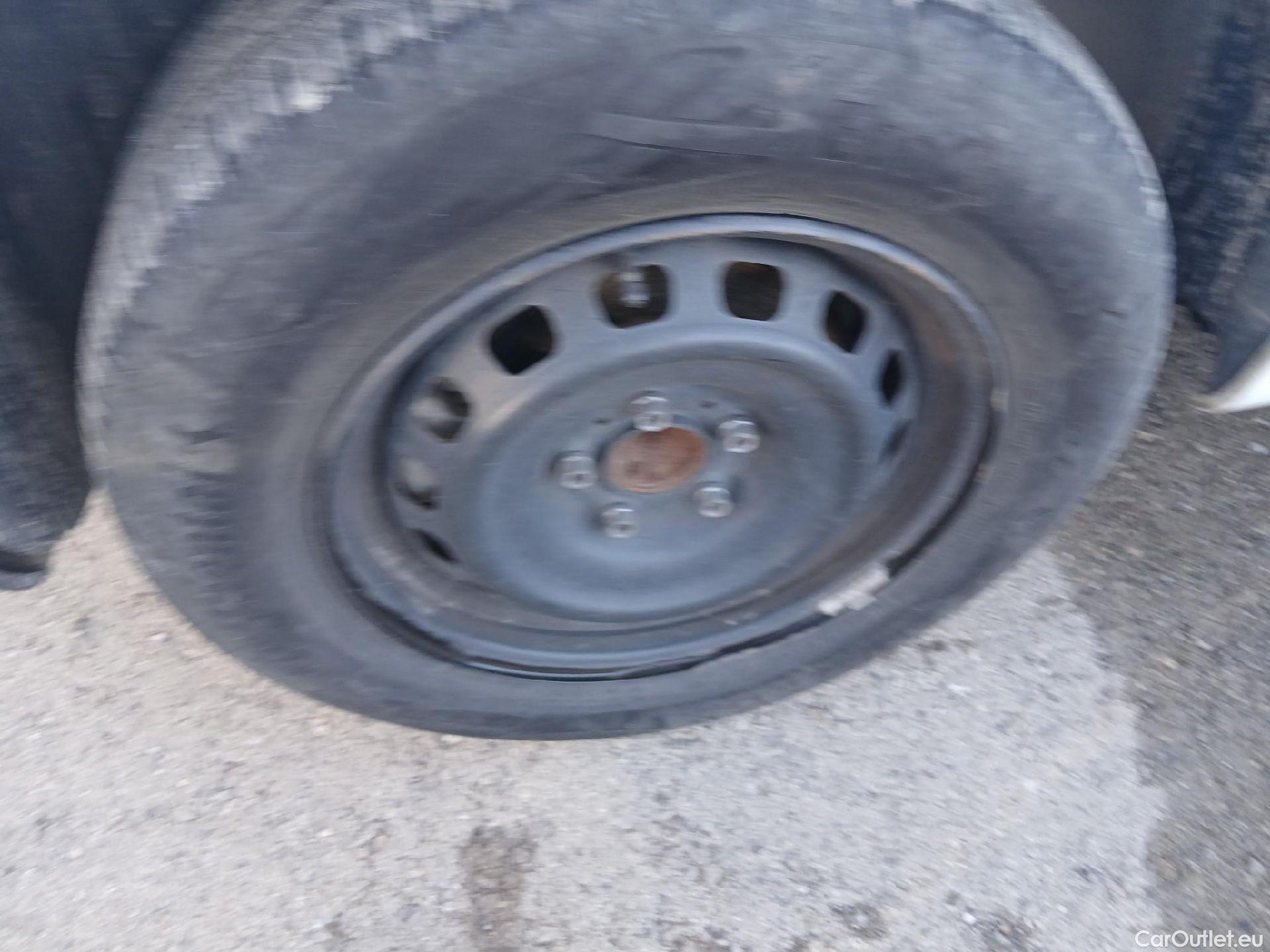  Citroen  Berlingo CITROEN  / 2018 / 3P / furgón derivado de turismo Talla M BlueHDi 100 CONTROL #32