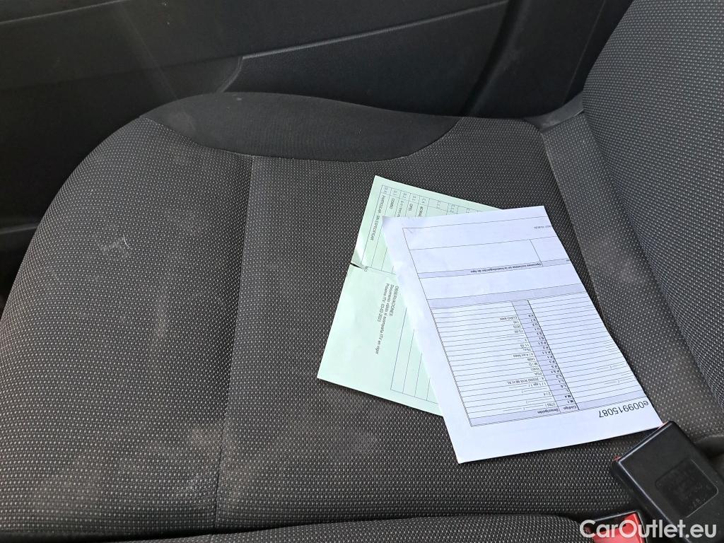  Opel  Combo OPEL  / 2018 / 3P / furgón derivado de turismo 1.5 TD S/S 75kW(100CV) Express L H1 1000 #4