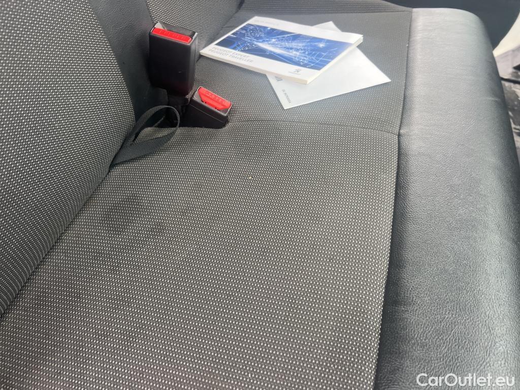  Peugeot  Expert PEUGEOT  / 2016 / 4P / furgón Furgón Premium 1.5 BlueHDi 100 Standard (AC) #3