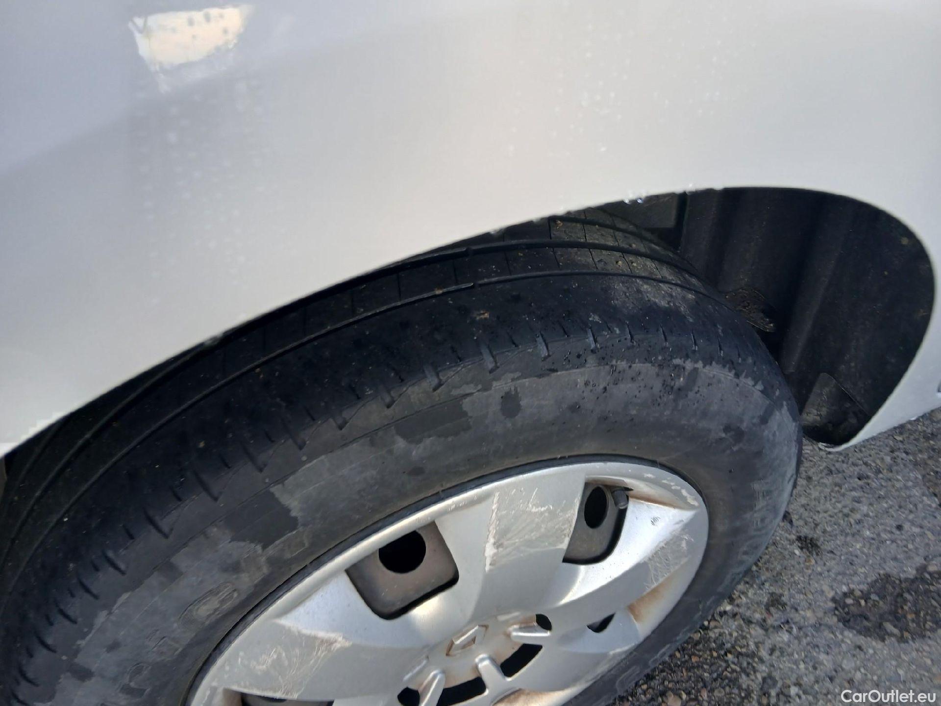  Renault  Kangoo RENAULT  Combi / 2013 / 4P / combi Profesional M1-AF En. dCi 66kW (90CV) E6 #26