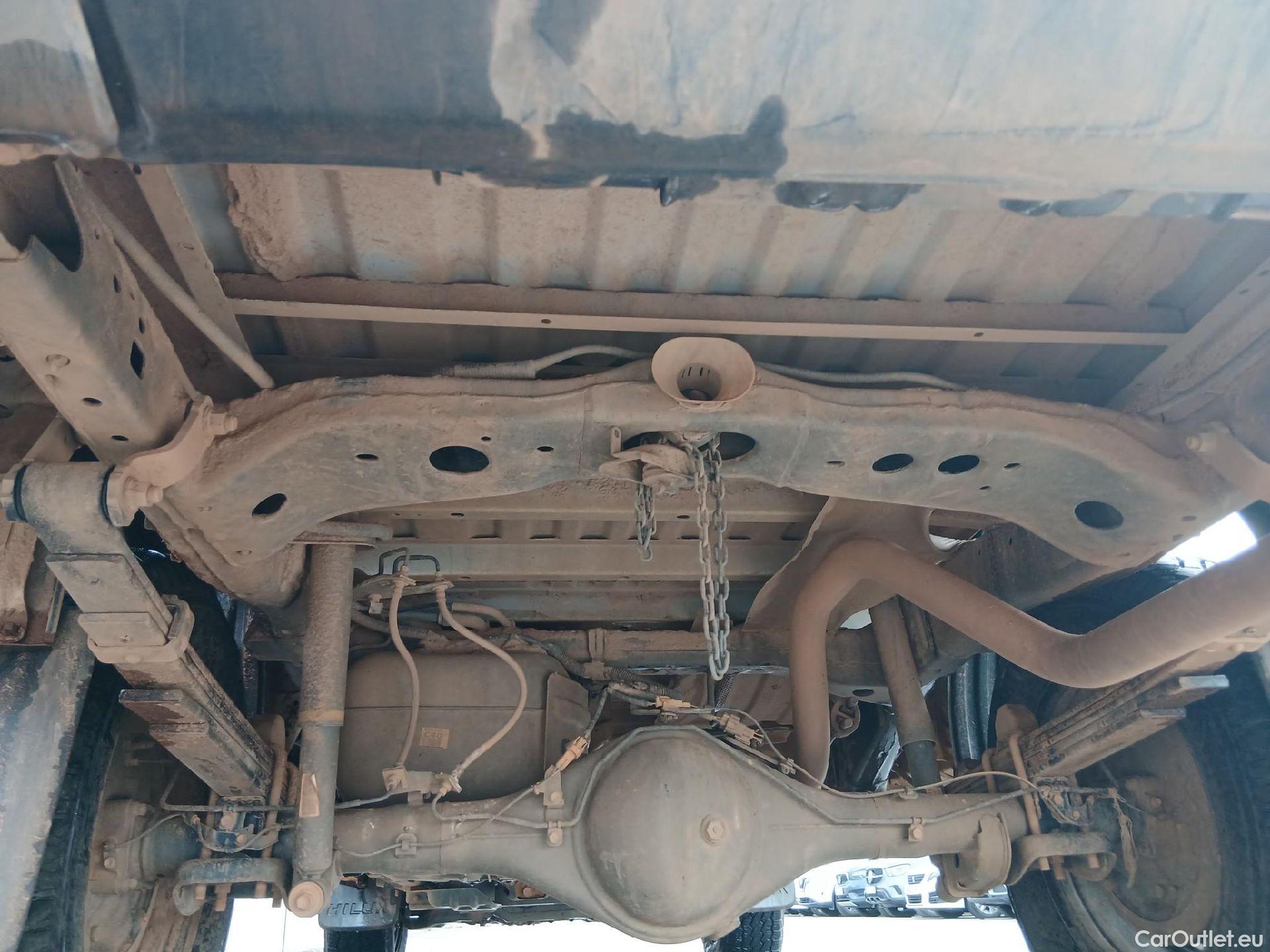  Toyota  Hilux TOYOTA  / 2016 / 4P / pickup 2.4 D-4D Cabina Doble GX #6