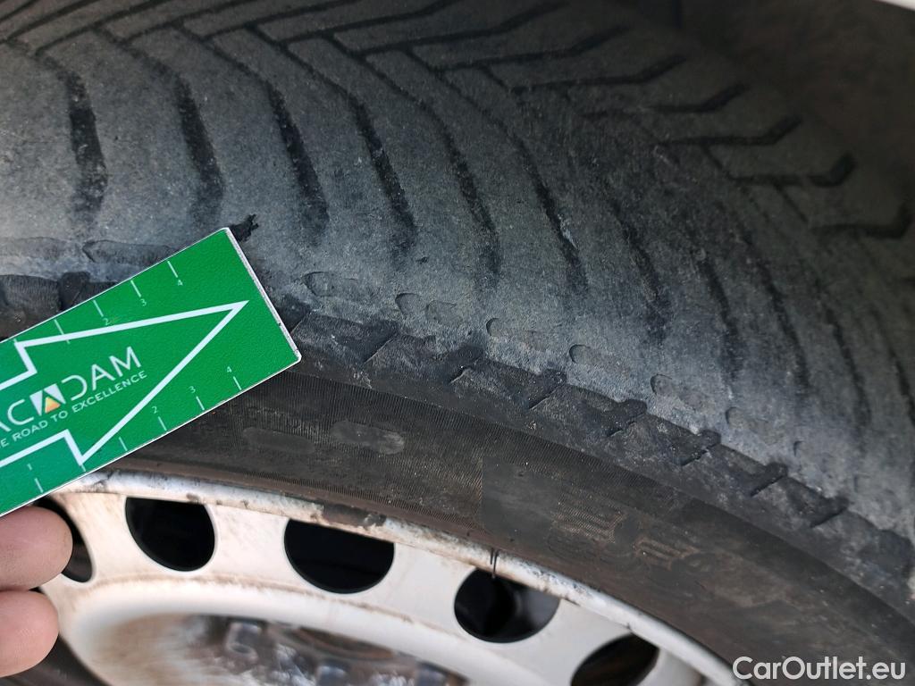  Opel  Combo OPEL  / 2018 / 3P / furgón derivado de turismo 1.5 TD S/S 75kW(100CV) Express L H1 1000 #35