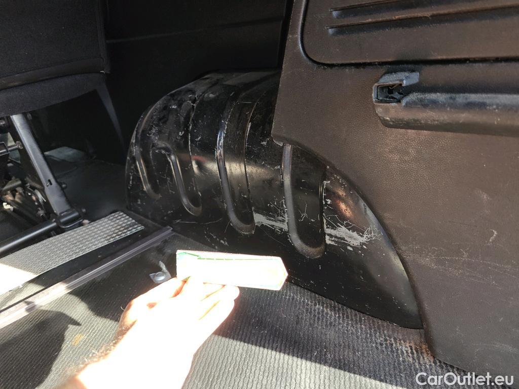  Renault  Trafic RENAULT  / 2021 / 5P / monovolumen Combi Passenger Largo Ener Blue dCi 81kW #18