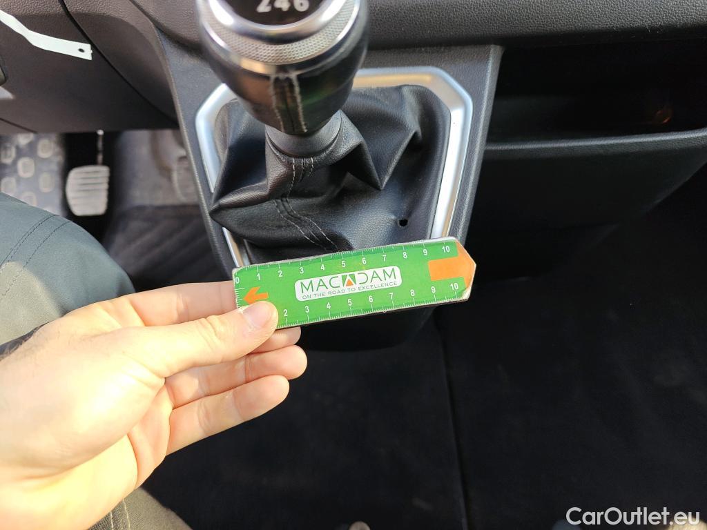  Renault  Trafic RENAULT  / 2021 / 5P / monovolumen Combi Passenger Largo Ener Blue dCi 81kW #42