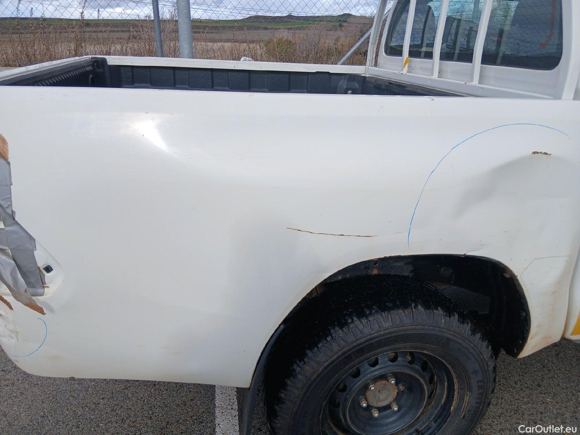  Toyota  Hilux TOYOTA  / 2016 / 4P / pickup 2.4 D-4D Cabina Doble GX #26