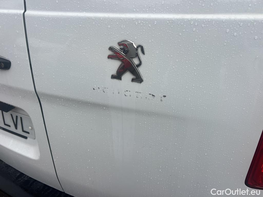  Peugeot  Expert PEUGEOT  / 2016 / 4P / furgón Furgón Premium 1.5 BlueHDi 100 Standard (AC) #21