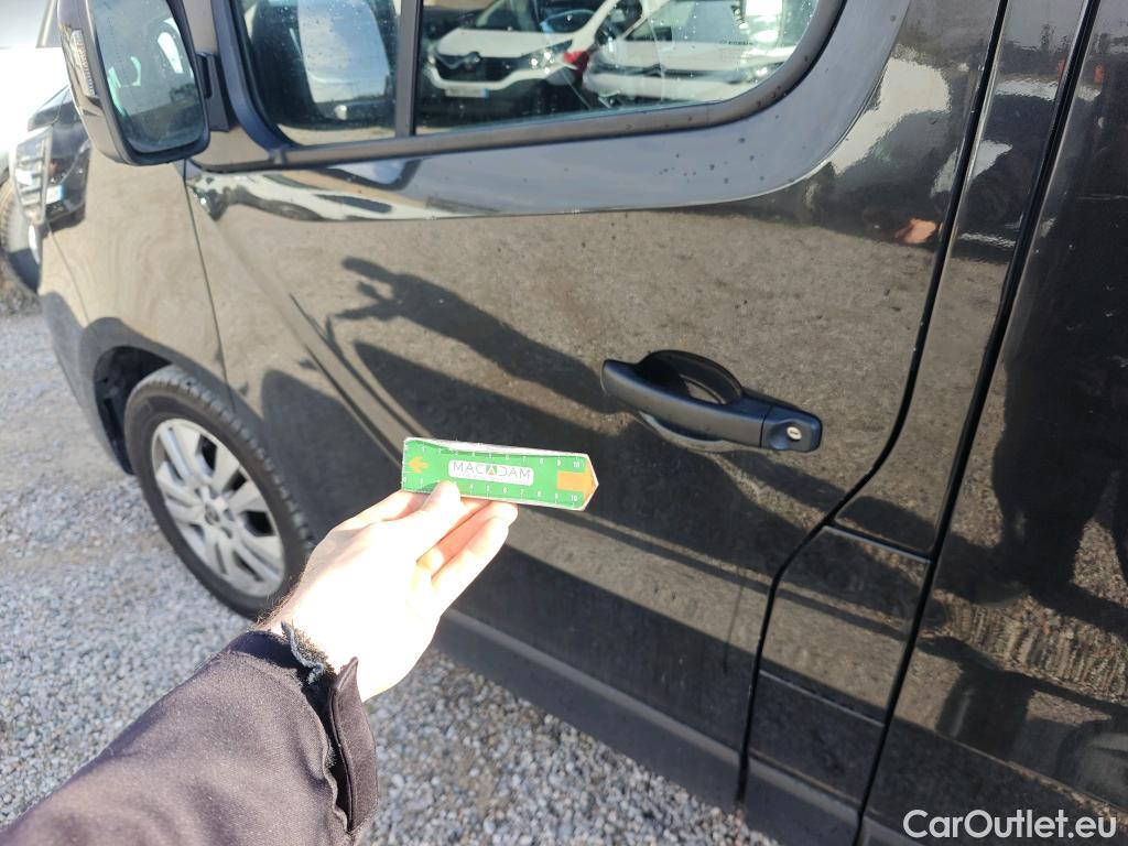  Renault  Trafic RENAULT  / 2021 / 5P / monovolumen Combi Passenger Largo Ener Blue dCi 81kW #23