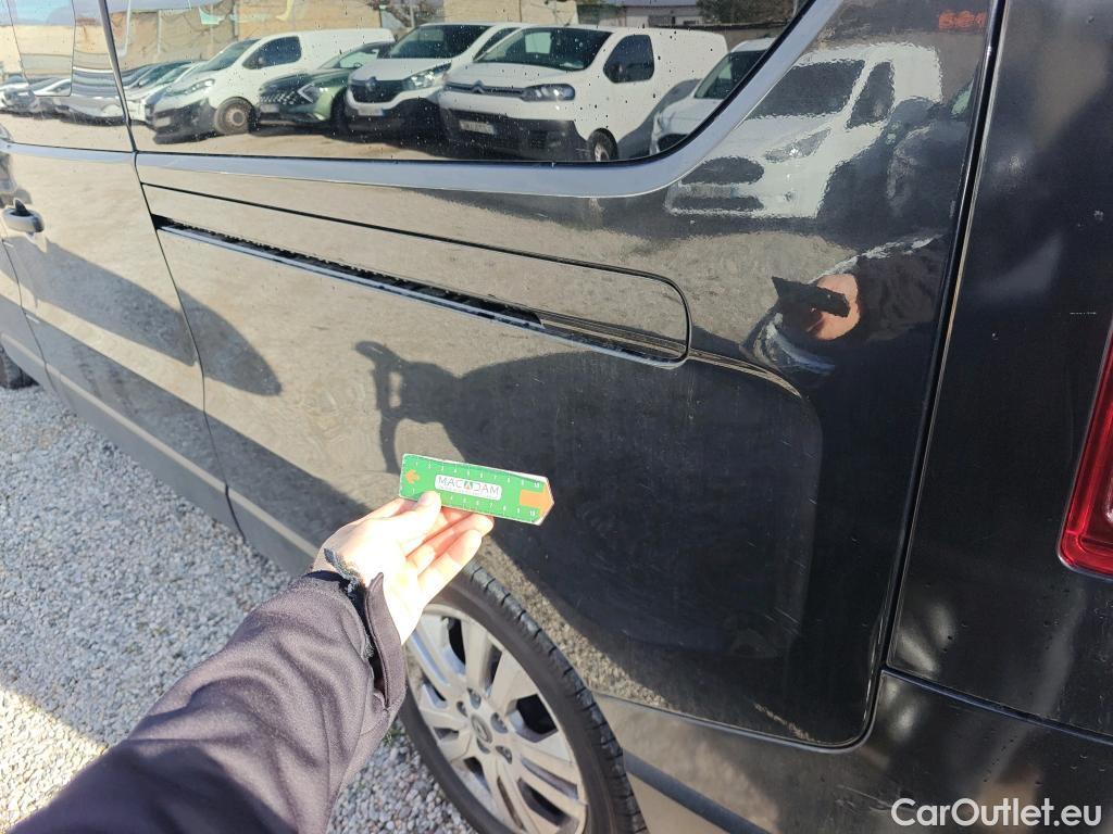  Renault  Trafic RENAULT  / 2021 / 5P / monovolumen Combi Passenger Largo Ener Blue dCi 81kW #58