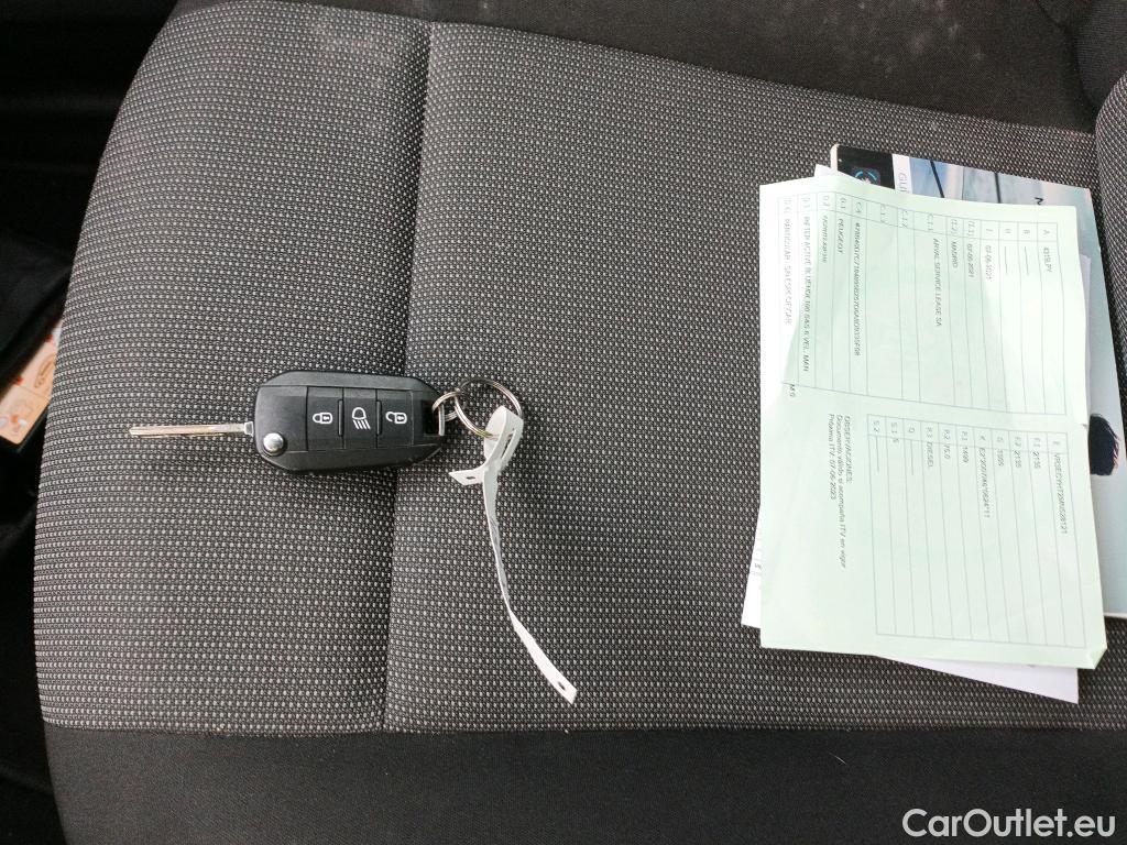  Peugeot  RIFTER PEUGEOT  / 2018 / 4P / combi Active Standard BlueHDi 73kW (IND) (CX2) #1