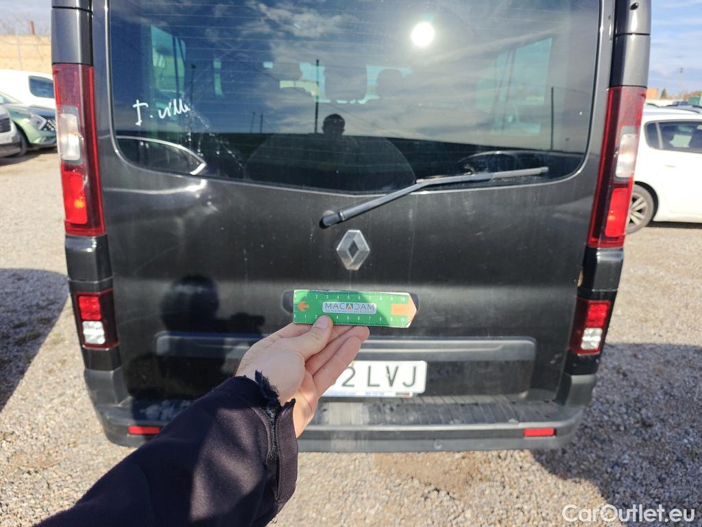  Renault  Trafic RENAULT  / 2021 / 5P / monovolumen Combi Passenger Largo Ener Blue dCi 81kW #71