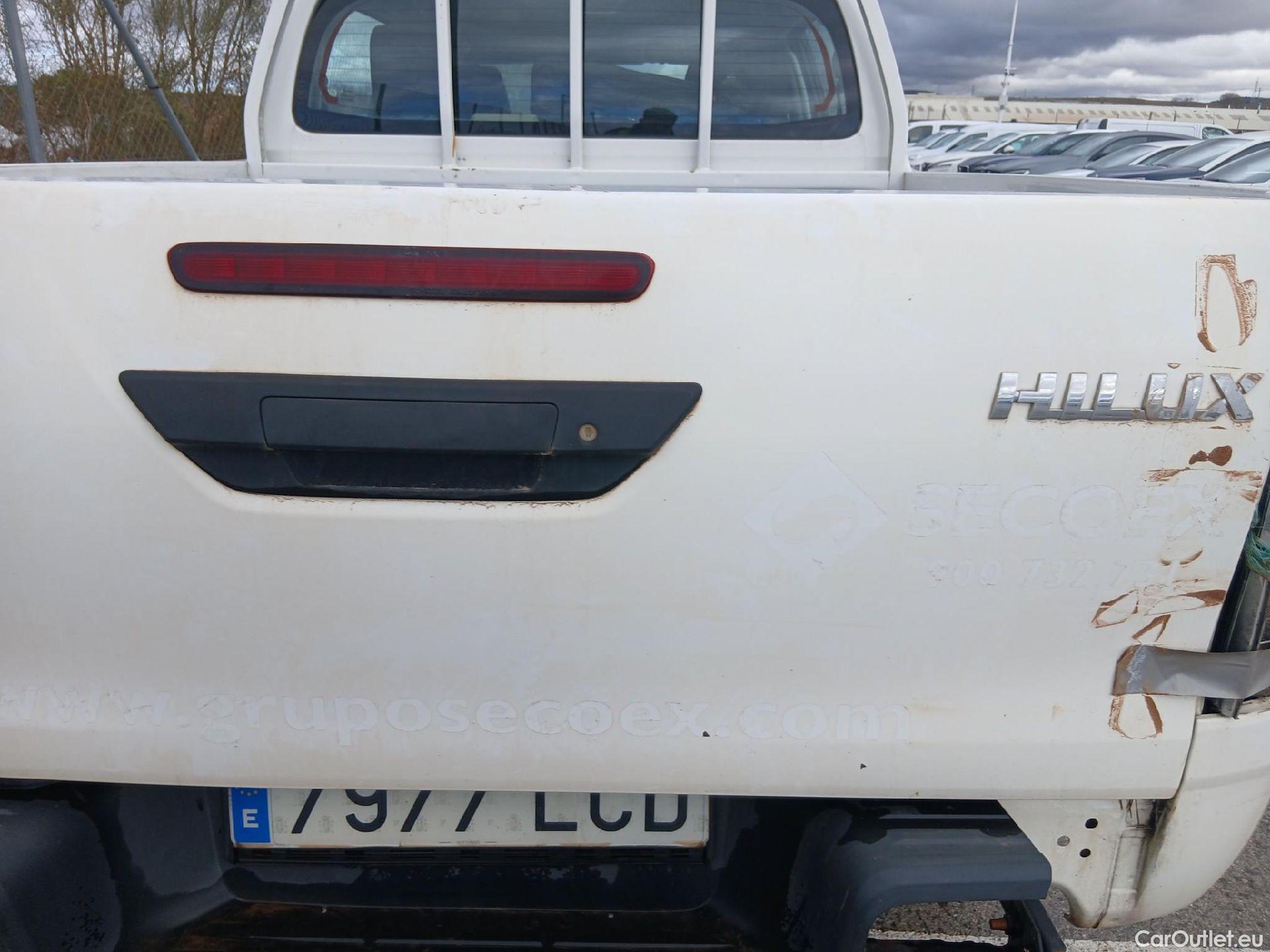  Toyota  Hilux TOYOTA  / 2016 / 4P / pickup 2.4 D-4D Cabina Doble GX #21