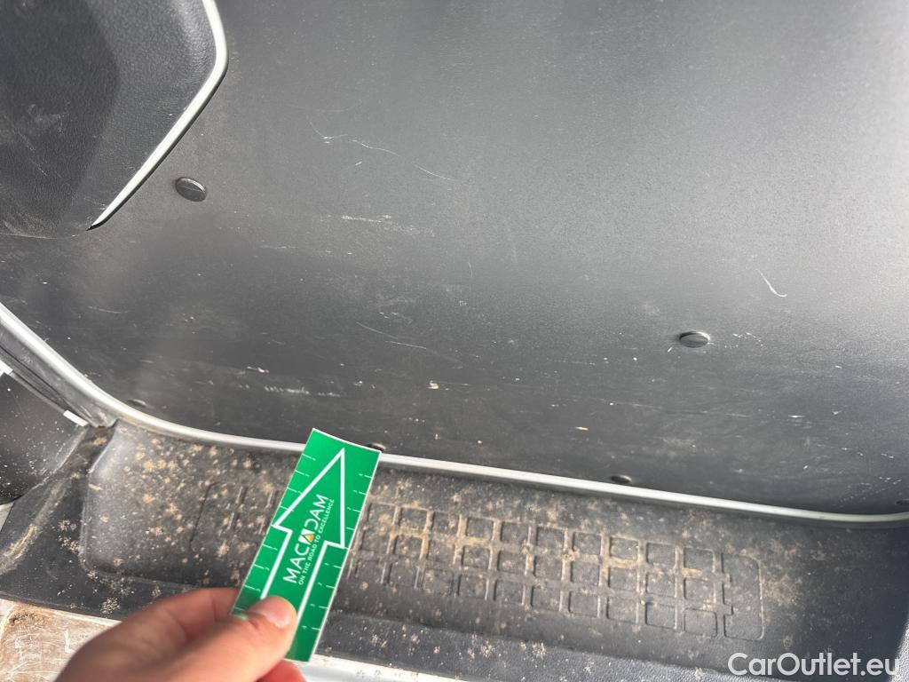  Opel  Vivaro OPEL  / 2019 / 4P / furgón 1.5 Diésel 74kW(100CV)M Std Exp #24