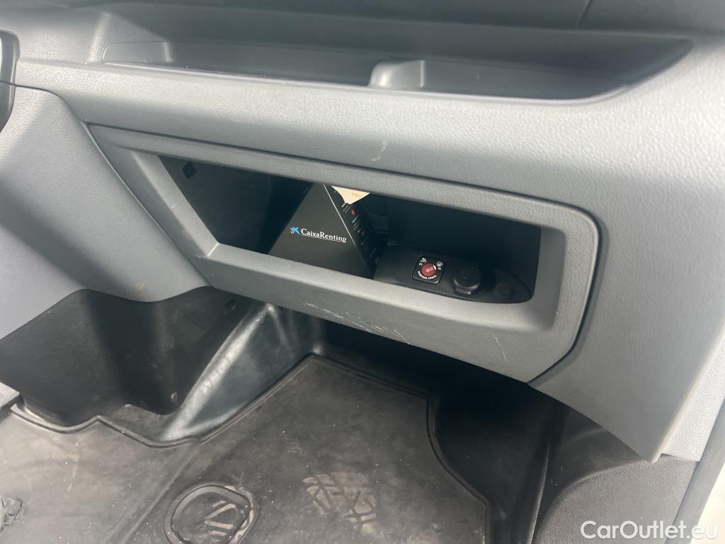  Peugeot  Expert PEUGEOT  / 2016 / 4P / furgón Furgón Premium 1.5 BlueHDi 100 Standard (AC) #19