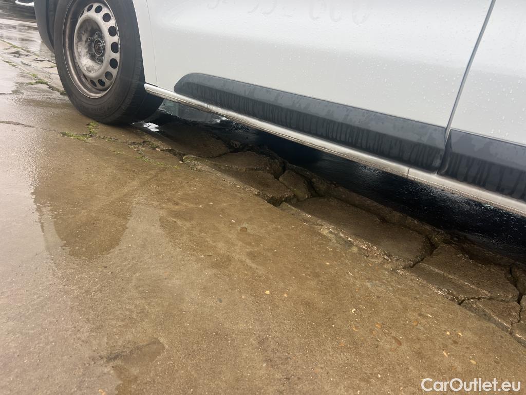  Peugeot  Expert PEUGEOT  / 2016 / 4P / furgón Furgón Premium 1.5 BlueHDi 100 Standard (AC) #2