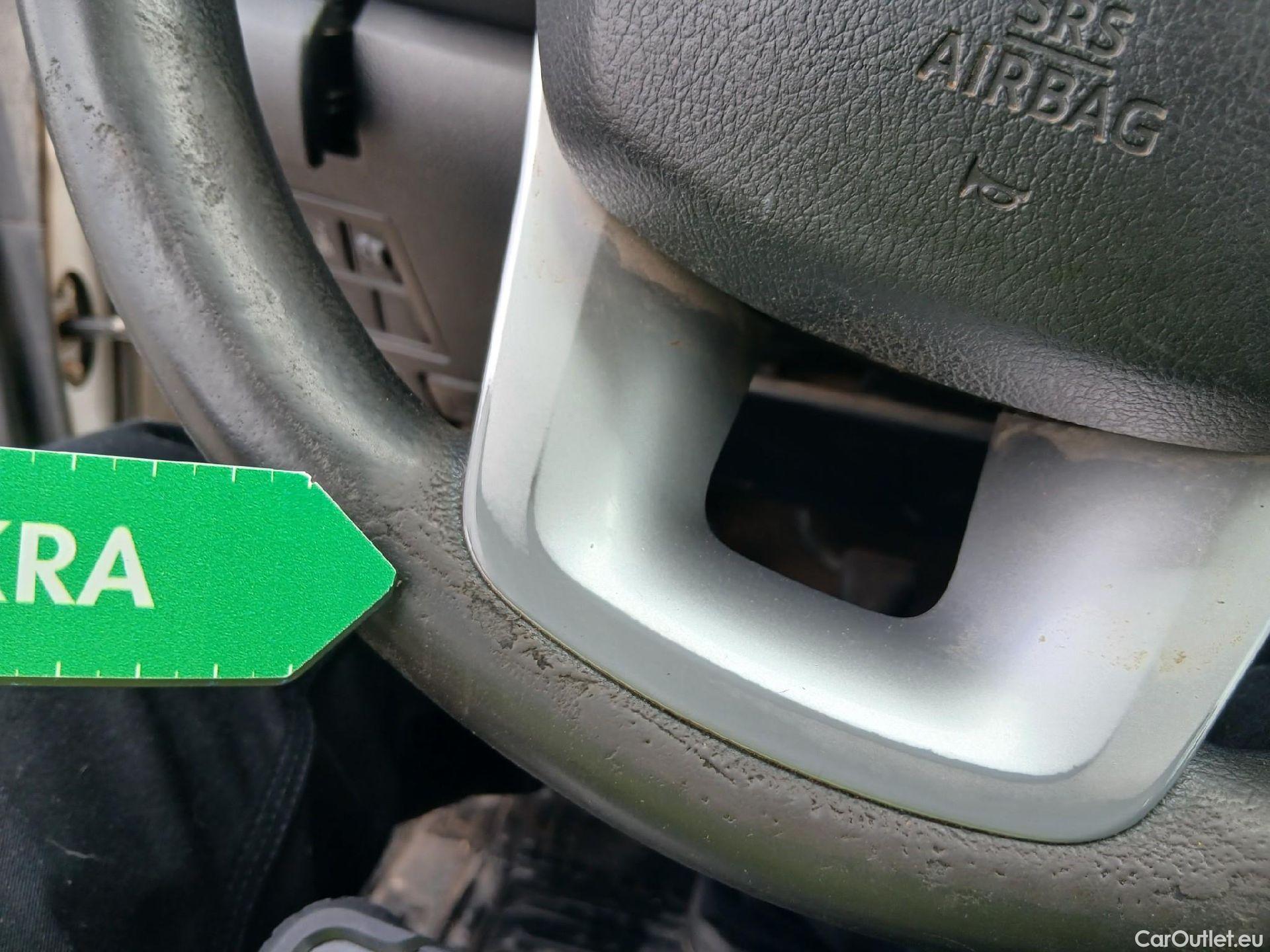  Toyota  Hilux TOYOTA  / 2016 / 4P / pickup 2.4 D-4D Cabina Doble GX #39