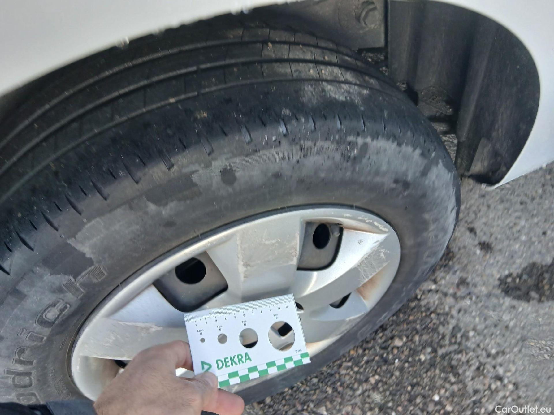  Renault  Kangoo RENAULT  Combi / 2013 / 4P / combi Profesional M1-AF En. dCi 66kW (90CV) E6 #25