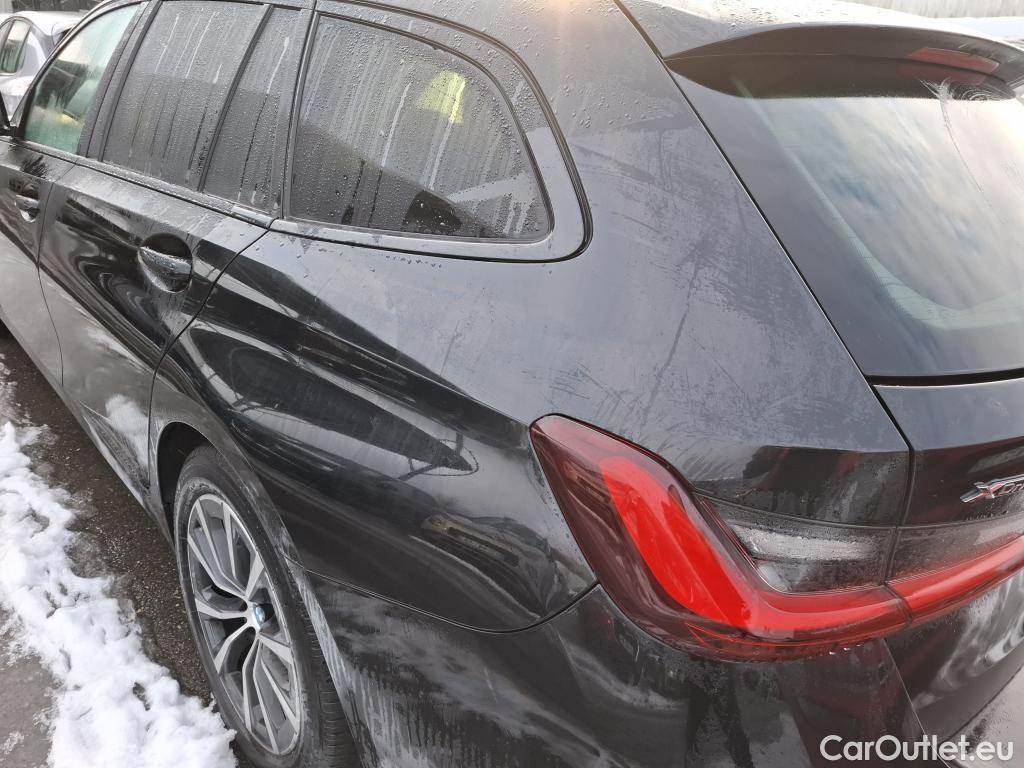  Bmw  Serie 3 BMW Série 3 Touring / 2022 / 5P / Break 320e xDrive 204 Busi Design BVA8 Hybride #28