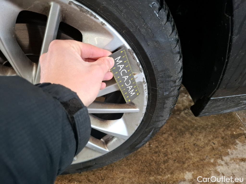  Bmw  Serie 1 Série 1 Berline 116 d Lounge 1.5 115CV BVA7 E6d #10