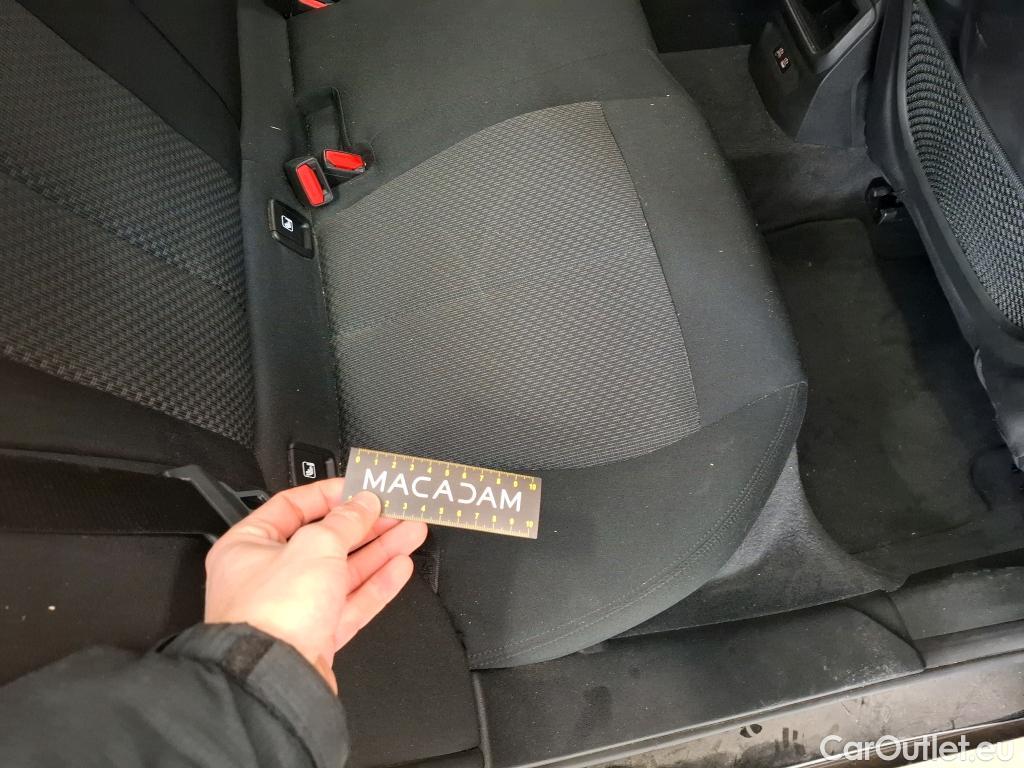  Bmw  Serie 1 Série 1 Berline 116 d Lounge 1.5 115CV BVA7 E6d #32