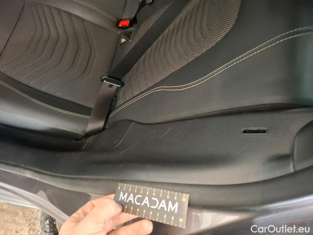  Mercedes  A-Klasse MERCEDES-BENZ Classe A Berline / 2018 / 4P / Berline A 200 d Business Line 8G-DCT #10